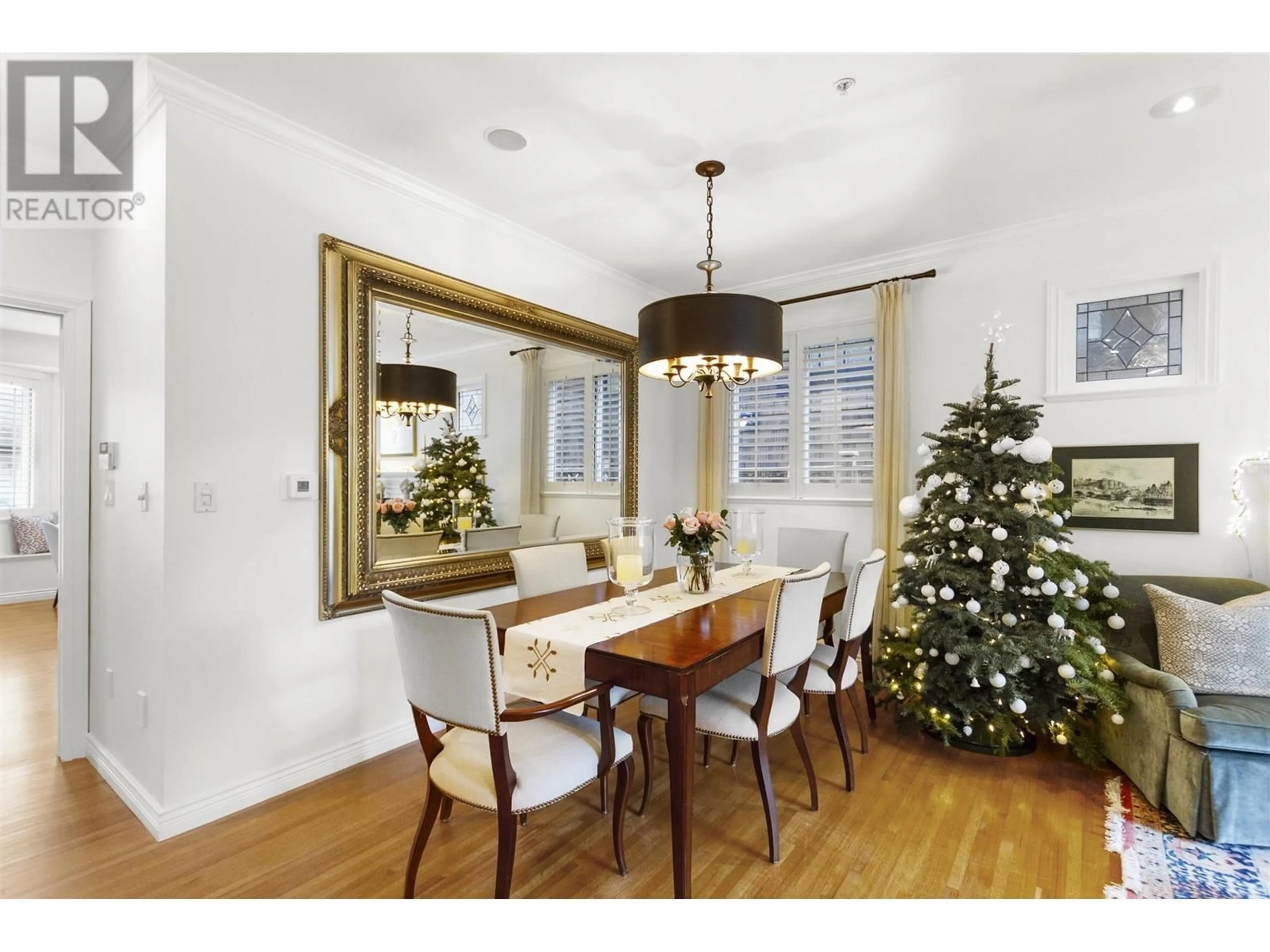 Dining room, wood/laminate floor for 4443 W 15TH AVENUE, Vancouver British Columbia V6R3B1