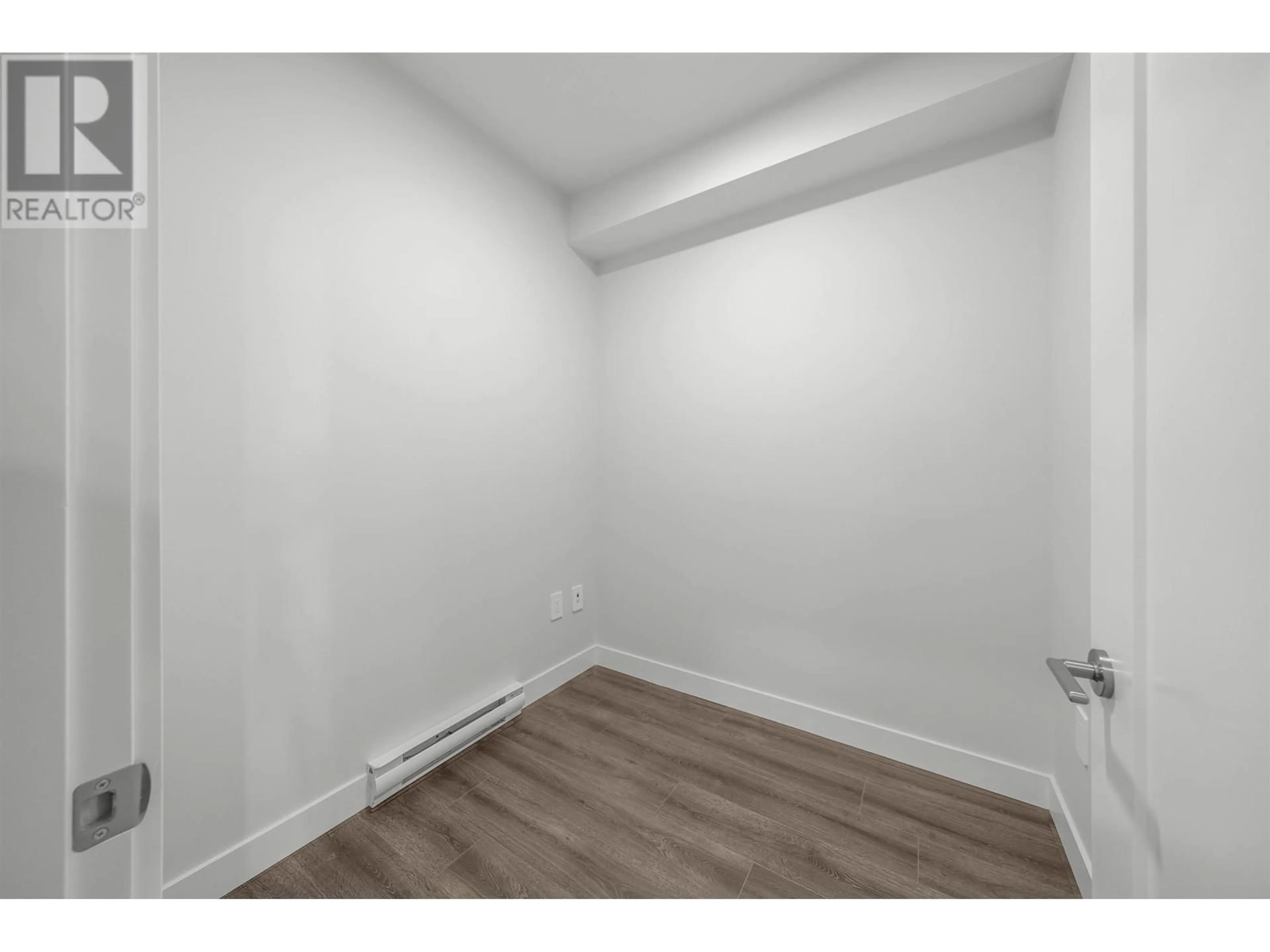 A pic of a room for 307 5535 HASTINGS STREET, Burnaby British Columbia V5B1R2