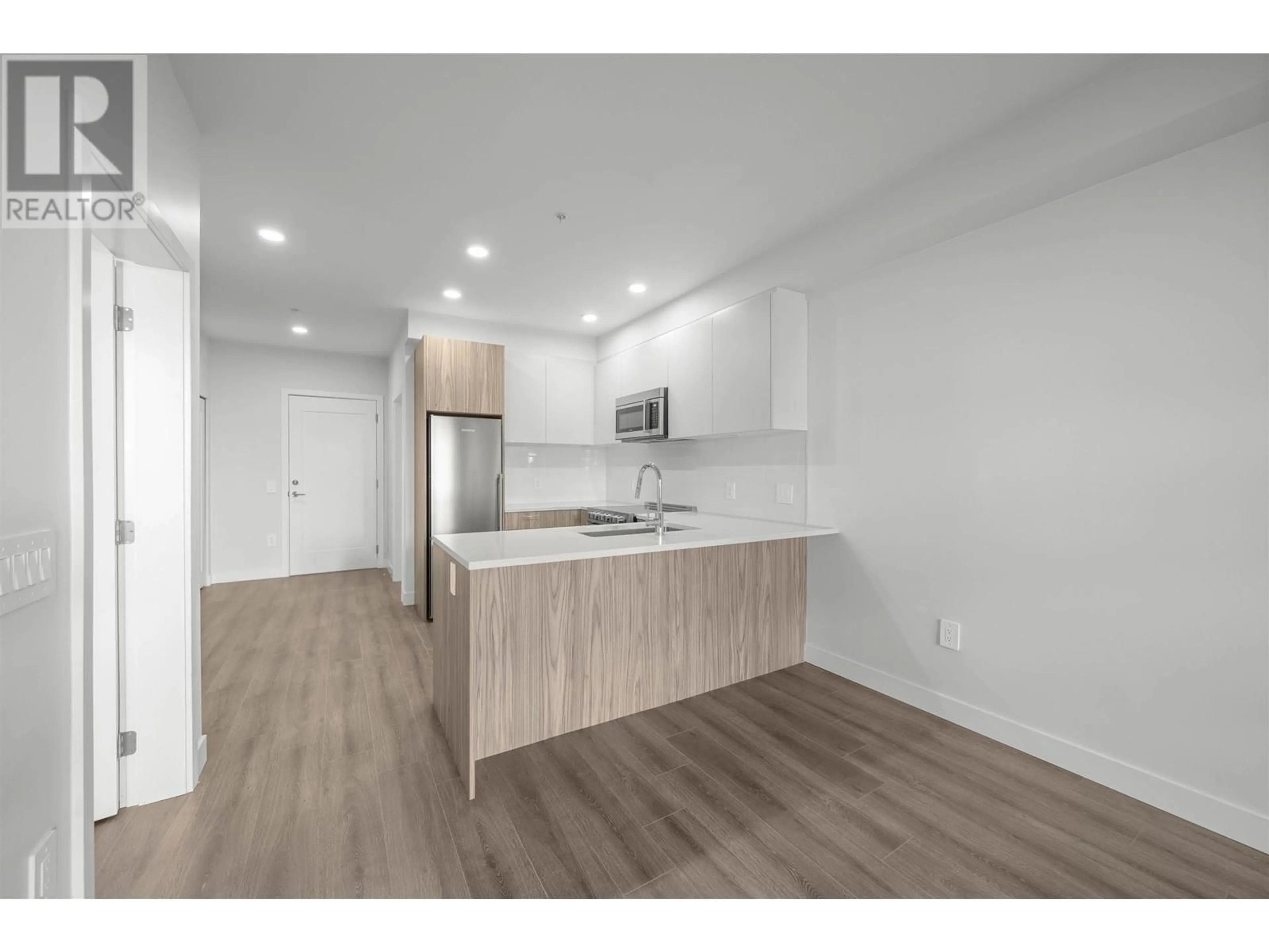 Standard kitchen, wood/laminate floor for 307 5535 HASTINGS STREET, Burnaby British Columbia V5B1R2