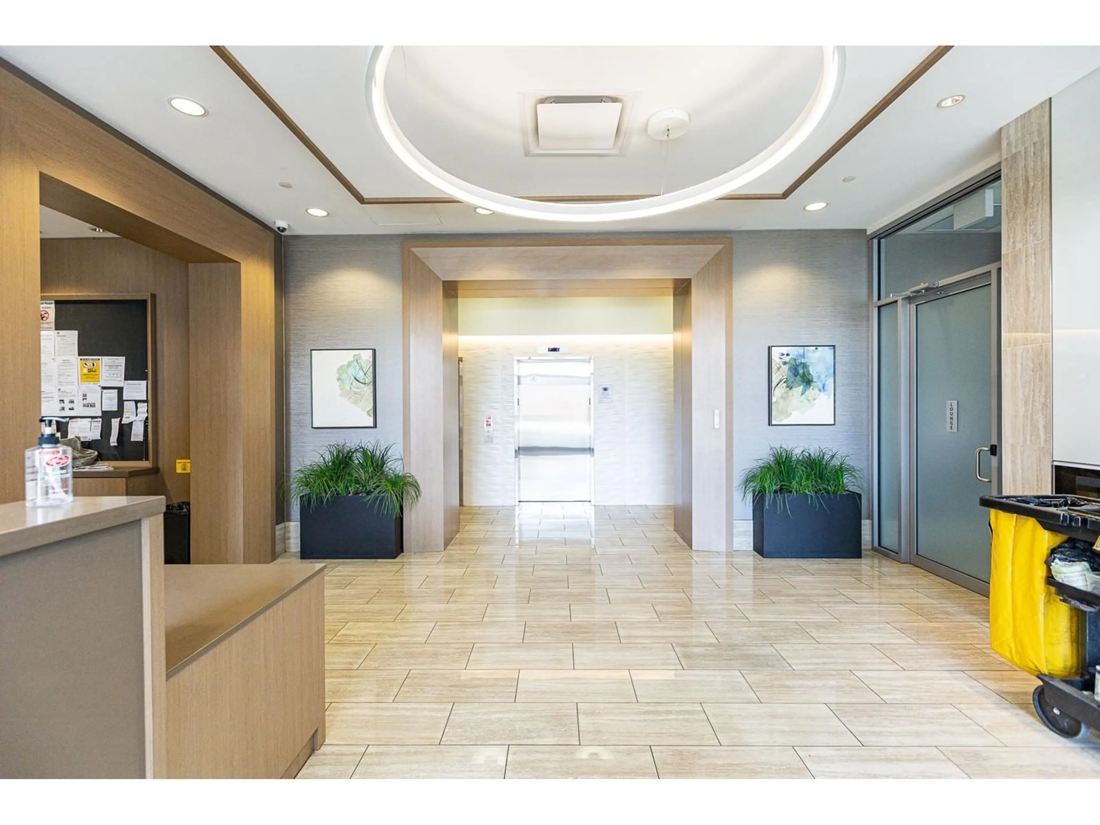 Indoor foyer for 2008 - 13398 104, Surrey British Columbia V3T1V6
