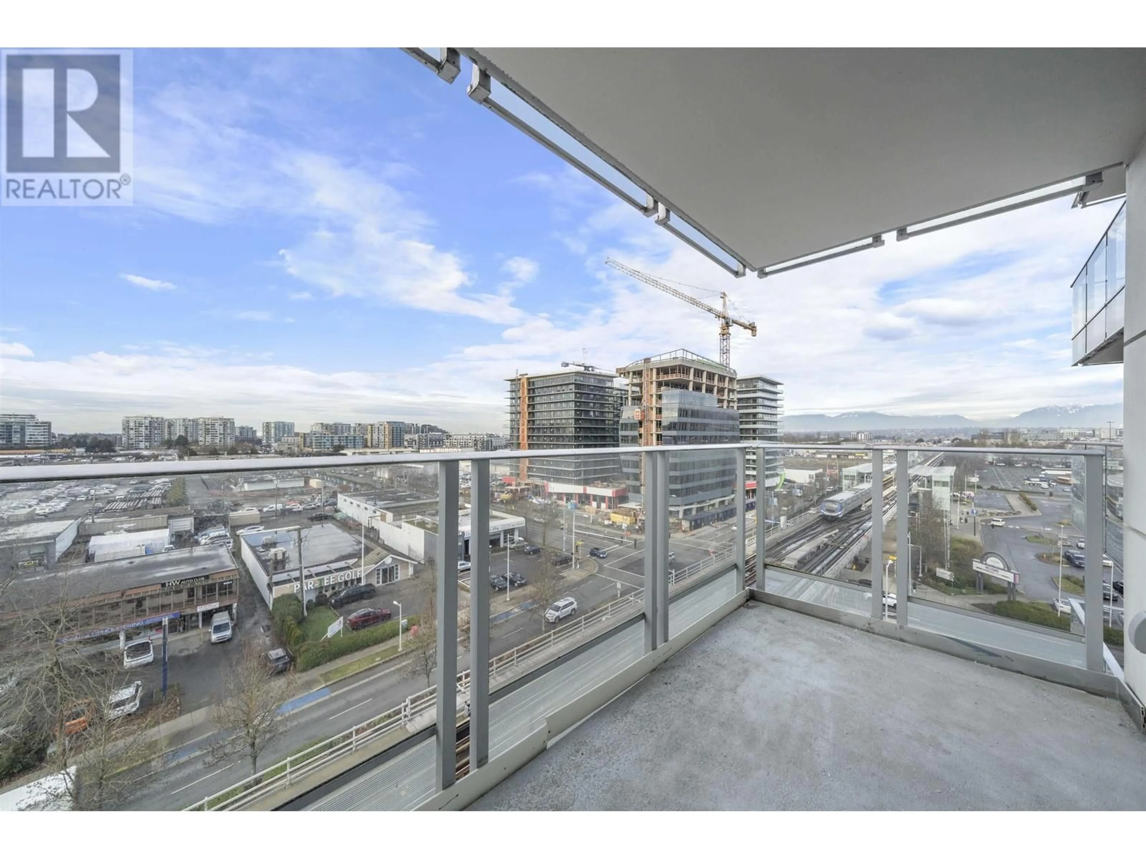 Balcony in the apartment, city buildings view from balcony for 909 5580 NO. 3 ROAD, Richmond British Columbia V6X0R8