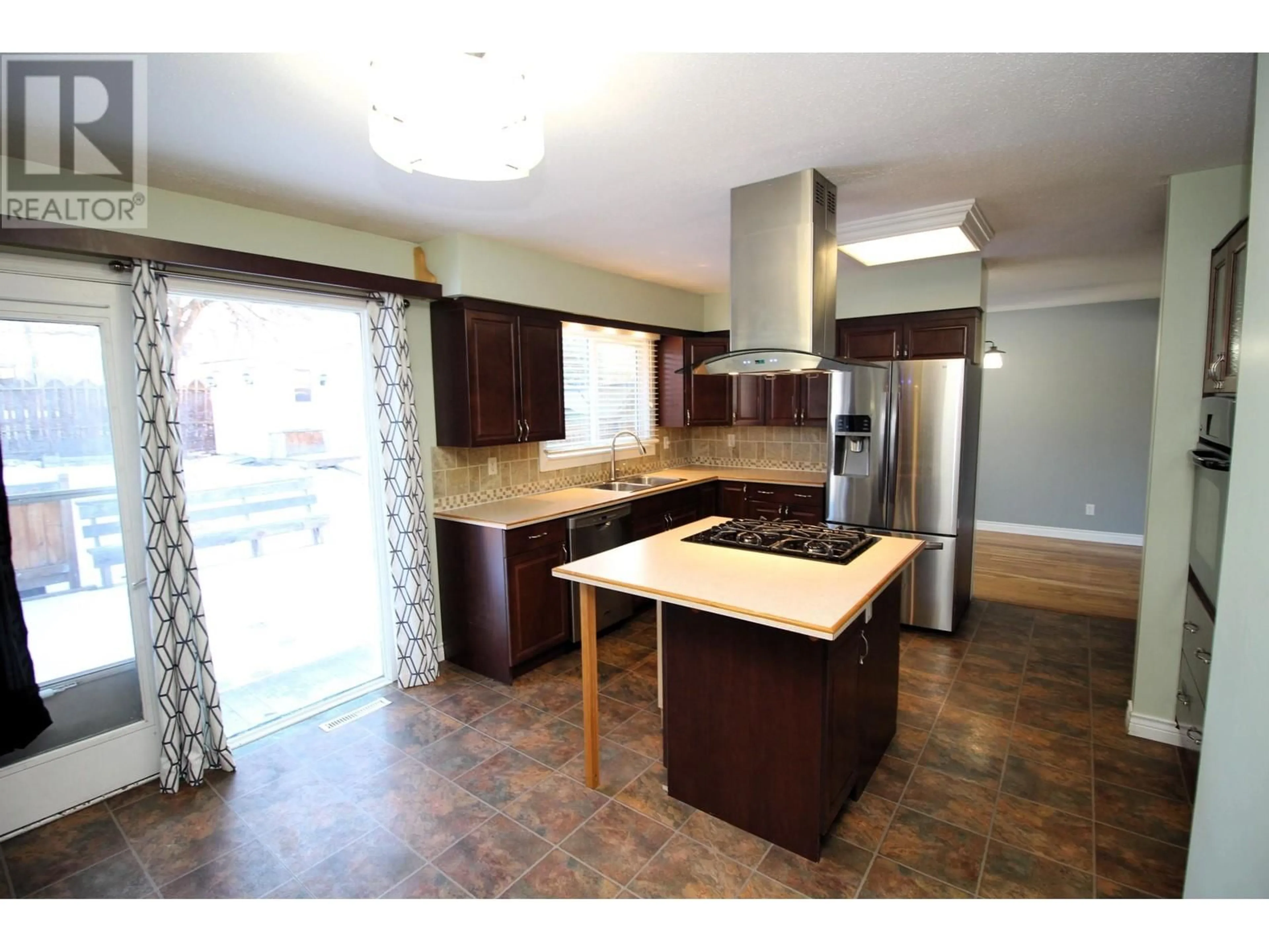 Open concept kitchen, unknown for 1934 HUNGERFORD DRIVE, Houston British Columbia V0J1Z0