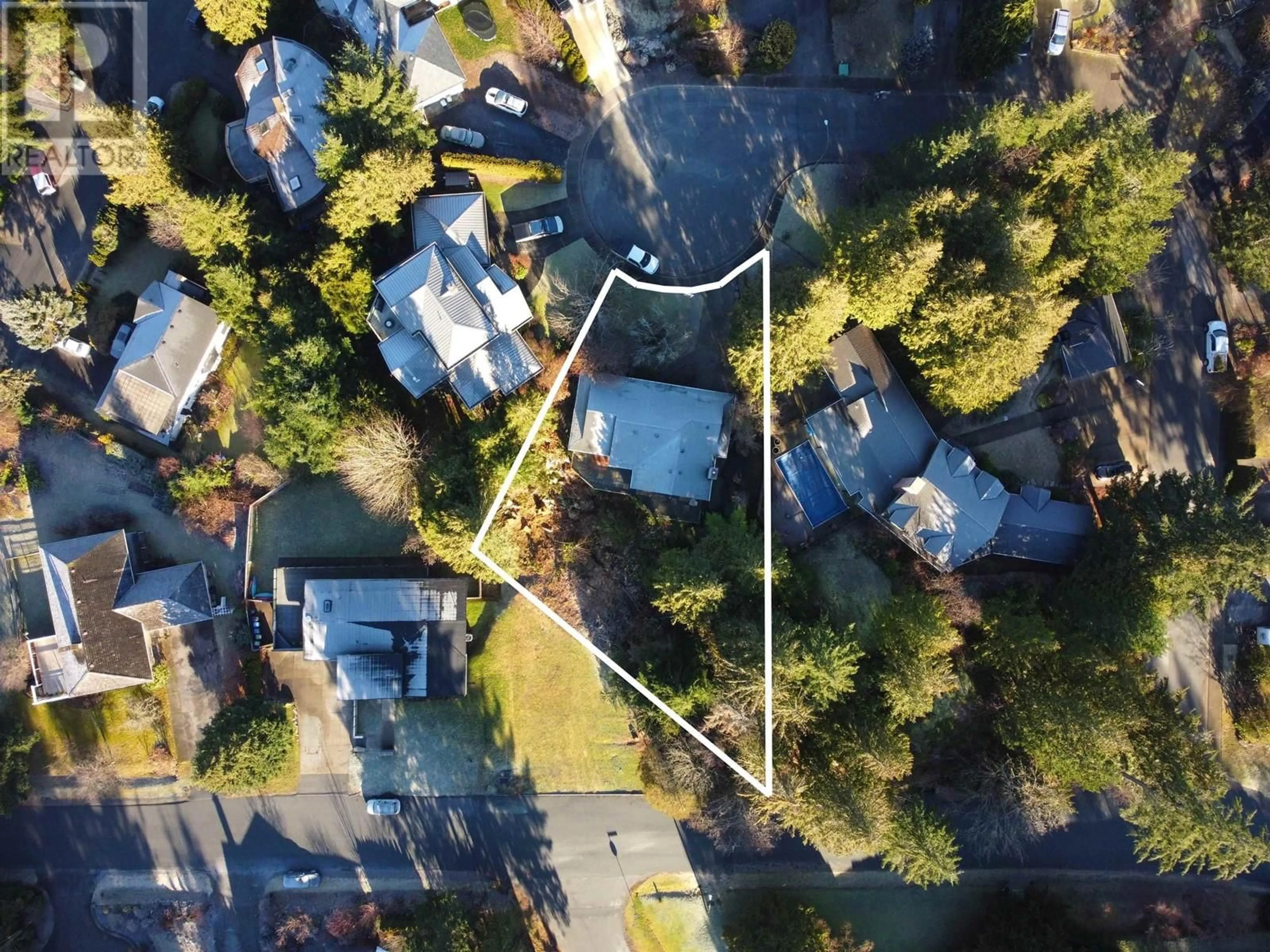 A pic from outside/outdoor area/front of a property/back of a property/a pic from drone, street for 1000 LANARK PLACE, Squamish British Columbia V0N1T0