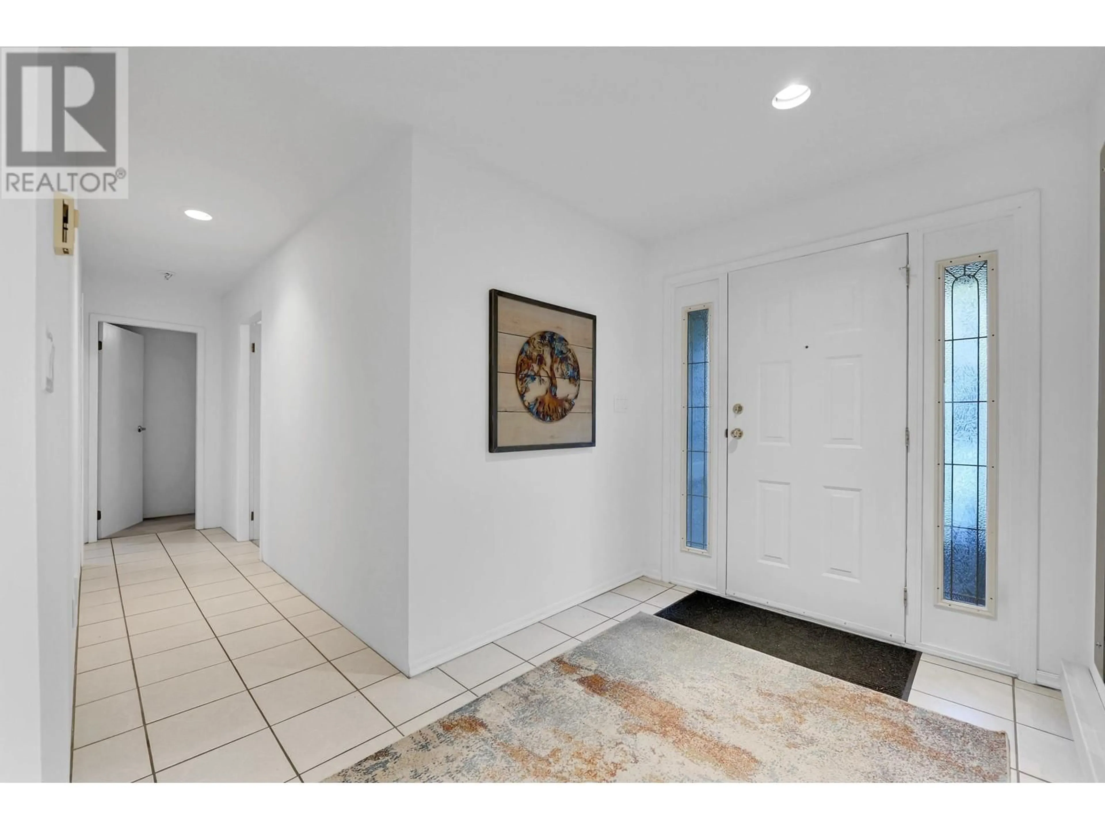 Indoor entryway for 1000 LANARK PLACE, Squamish British Columbia V0N1T0