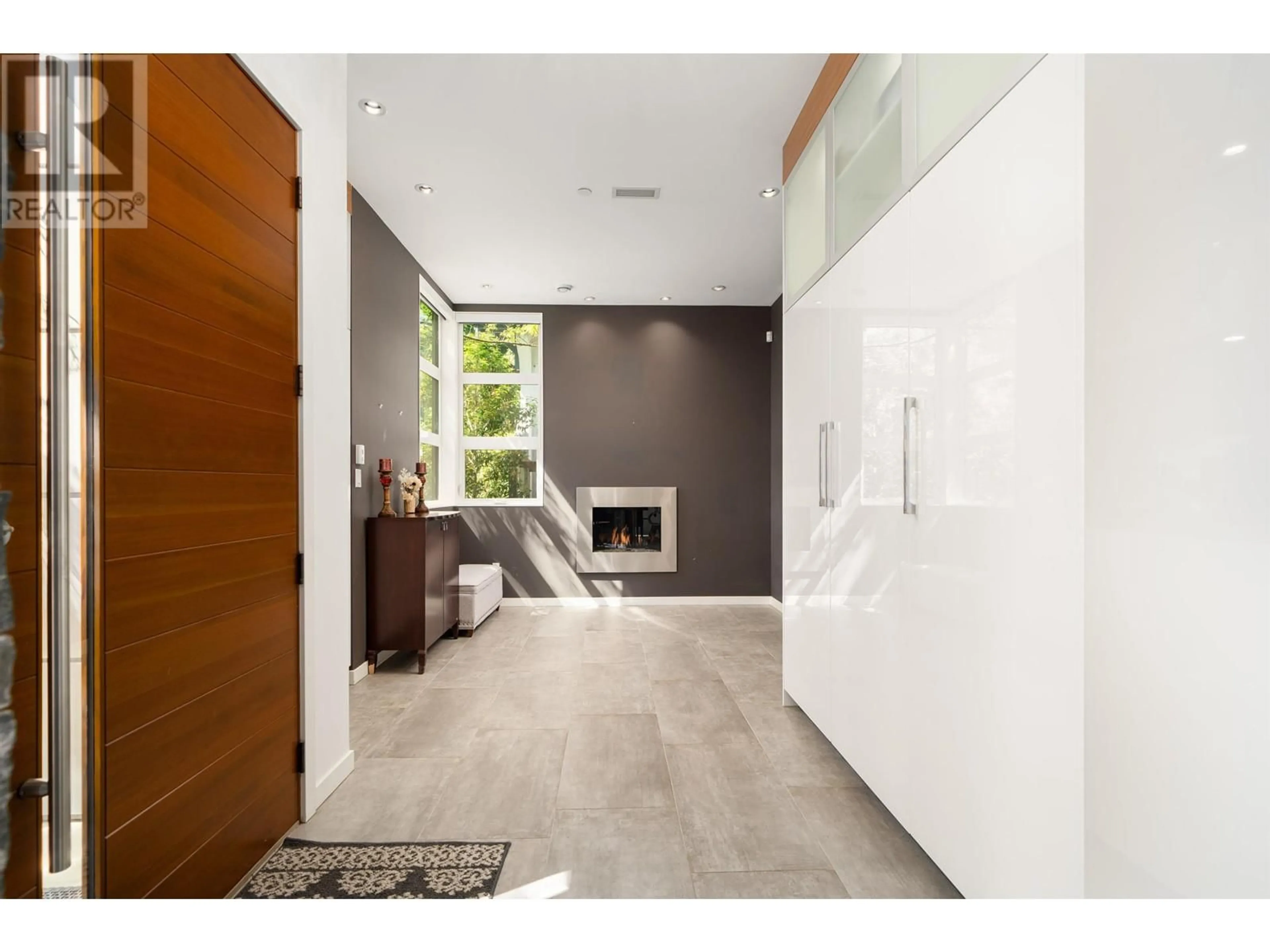 Indoor entryway for 4742 COLLINGWOOD STREET, Vancouver British Columbia V6S2B4