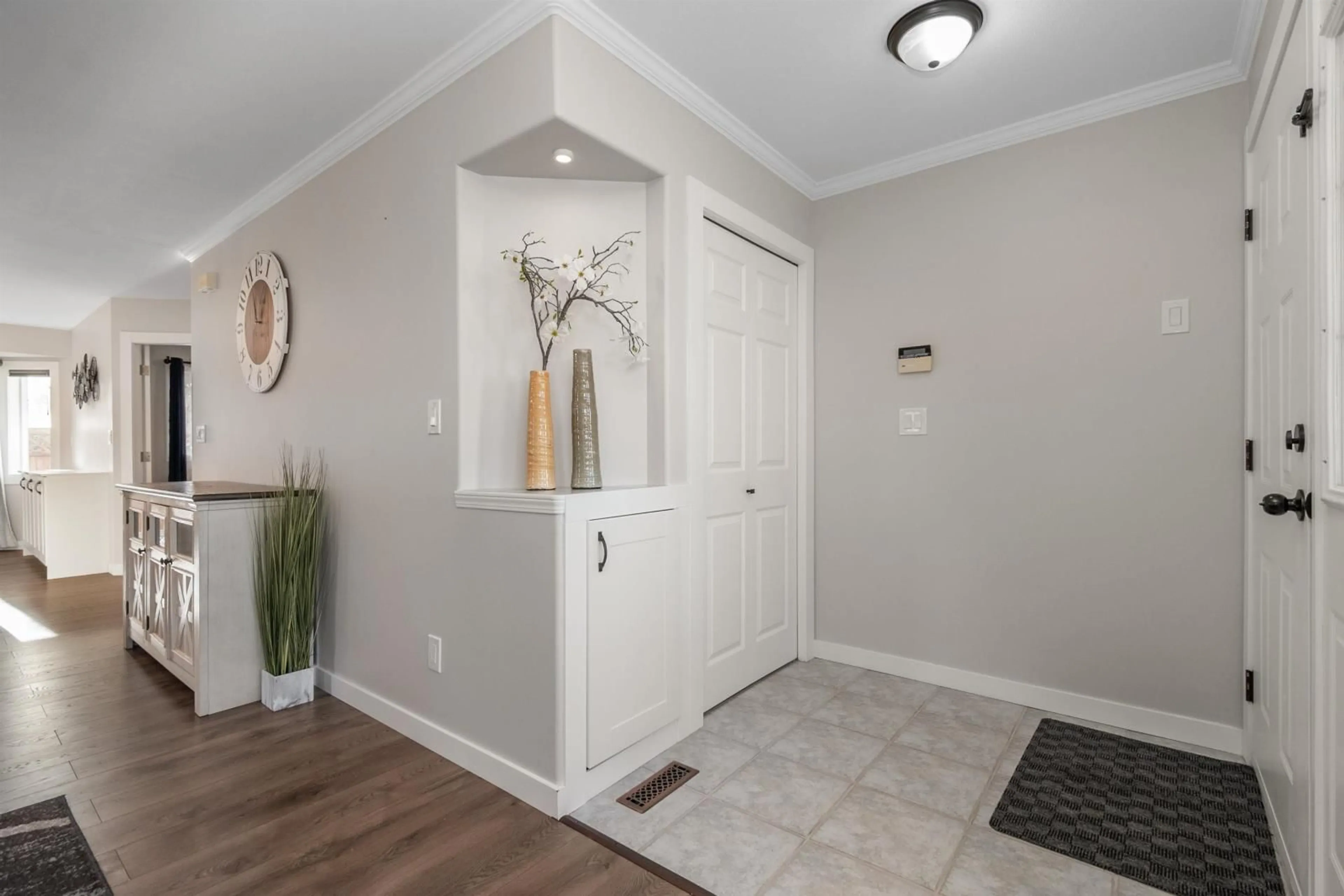 Indoor entryway for 13 9420 WOODBINE STREET|Chilliwack Prope, Chilliwack British Columbia V2P5S4