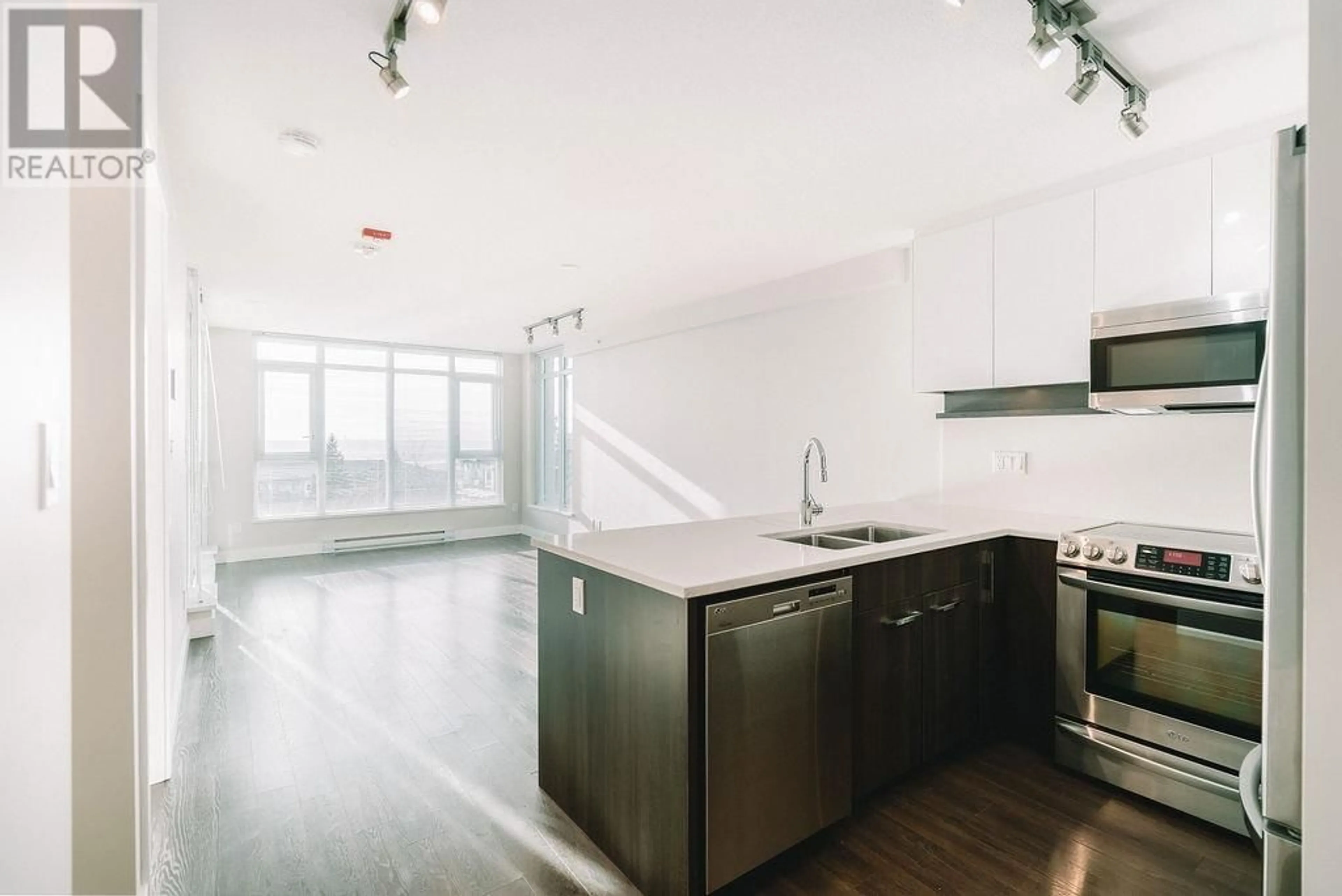 Open concept kitchen, unknown for 501 958 RIDGEWAY AVENUE, Coquitlam British Columbia V3K0C5