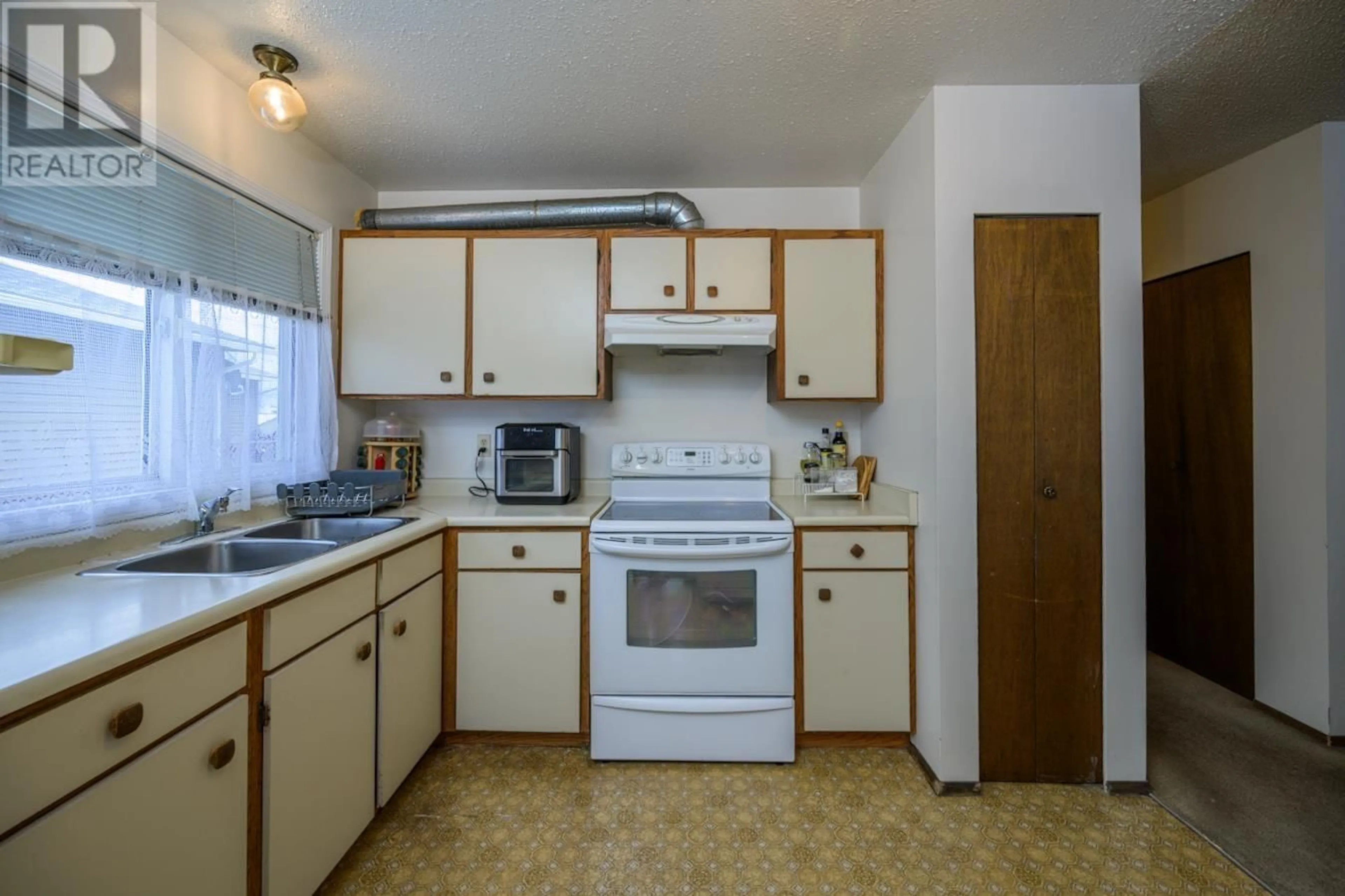 Standard kitchen, unknown for 3617 JAMES DRIVE, Prince George British Columbia V2N4R9