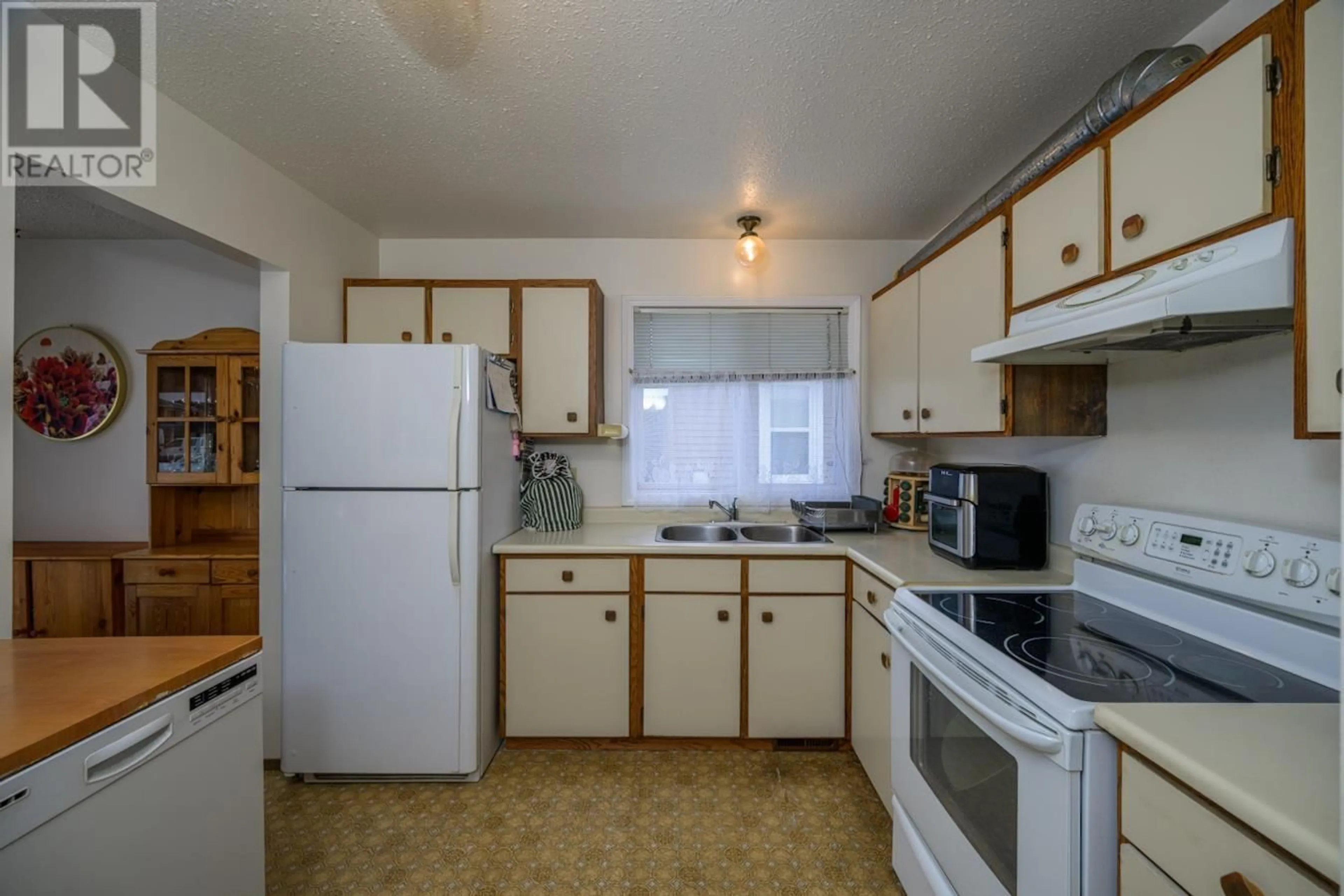 Standard kitchen, unknown for 3617 JAMES DRIVE, Prince George British Columbia V2N4R9