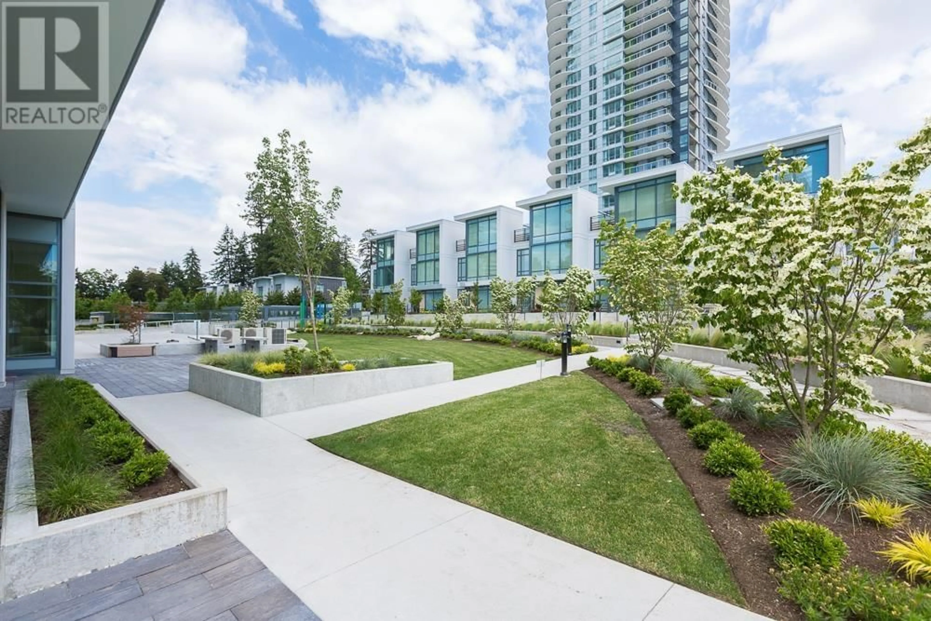 Patio, street for 806 4900 LENNOX LANE, Burnaby British Columbia V5H0G9