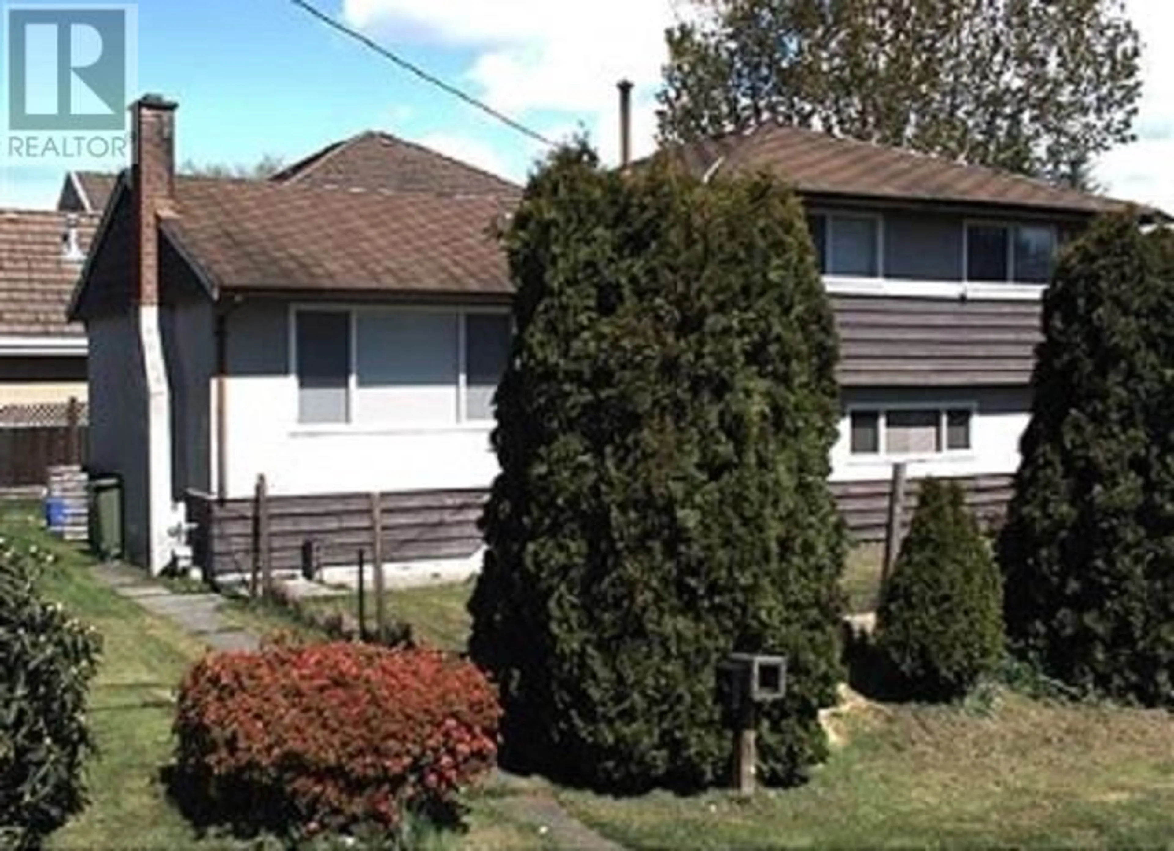 A pic from outside/outdoor area/front of a property/back of a property/a pic from drone, street for 3871 YOUNGMORE ROAD, Richmond British Columbia V7C1R5