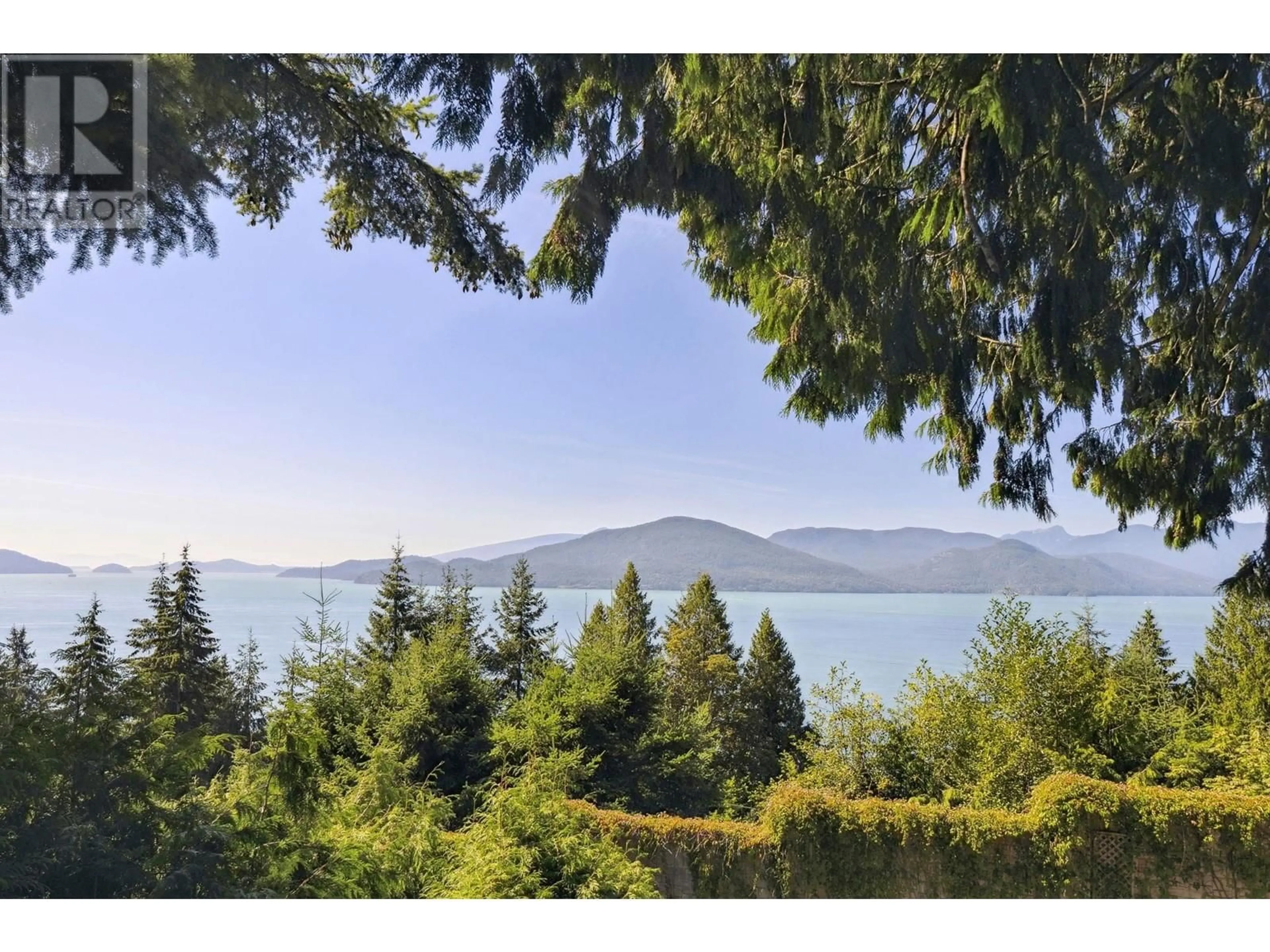 A pic from outside/outdoor area/front of a property/back of a property/a pic from drone, water/lake/river/ocean view for 330 BAYVIEW ROAD, Lions Bay British Columbia V0N2E0