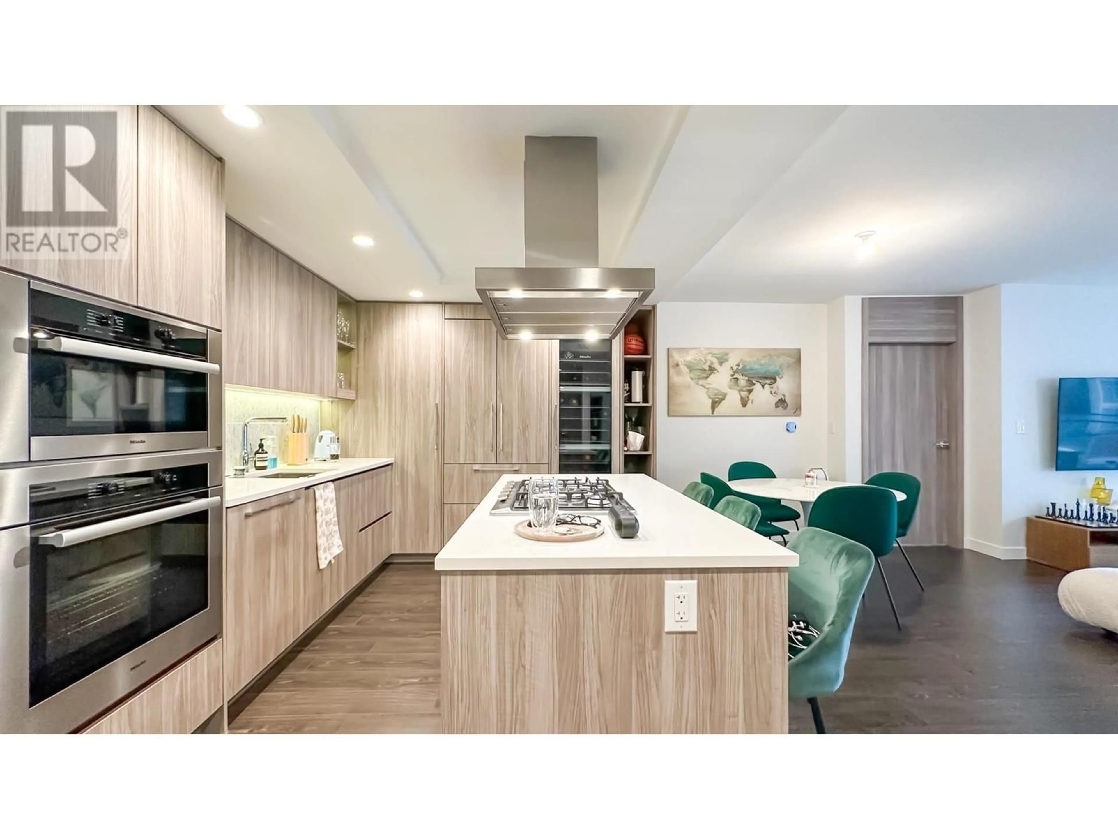 Contemporary kitchen, unknown for 407 1768 COOK STREET, Vancouver British Columbia V5Y0N3