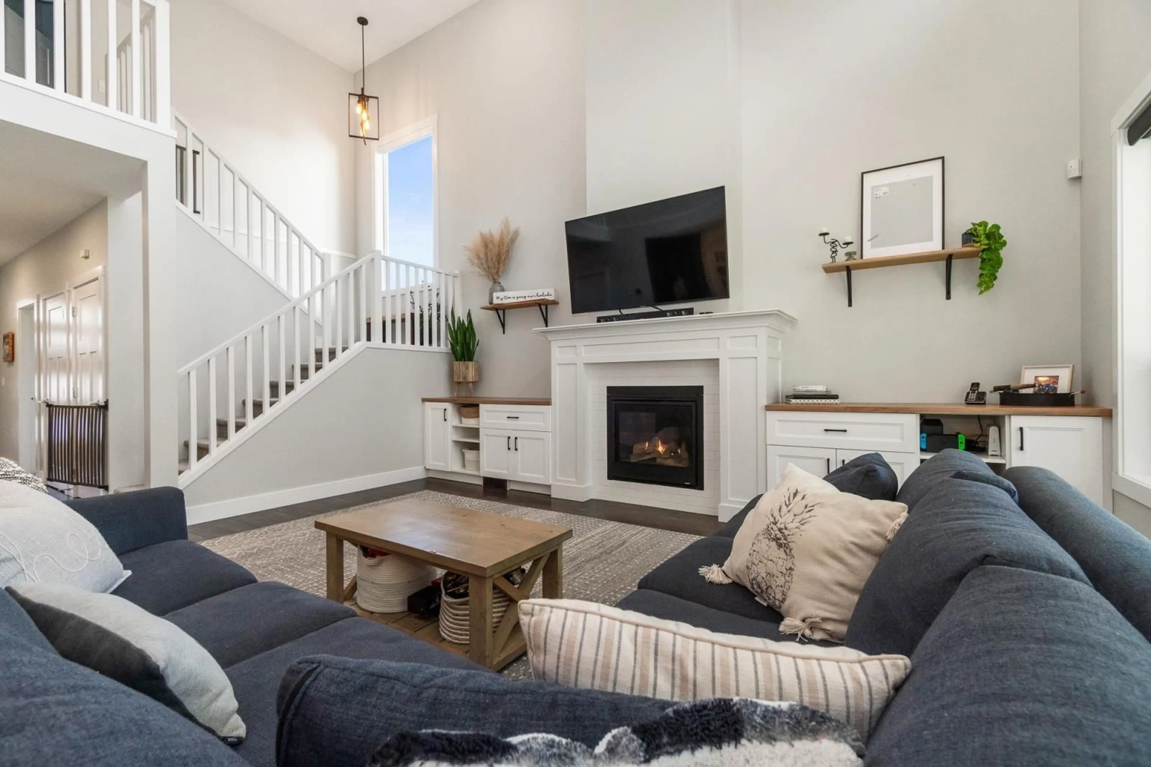 Living room with furniture, unknown for 10134 PARKWOOD DRIVE|Rosedale, Rosedale British Columbia V0X1X1