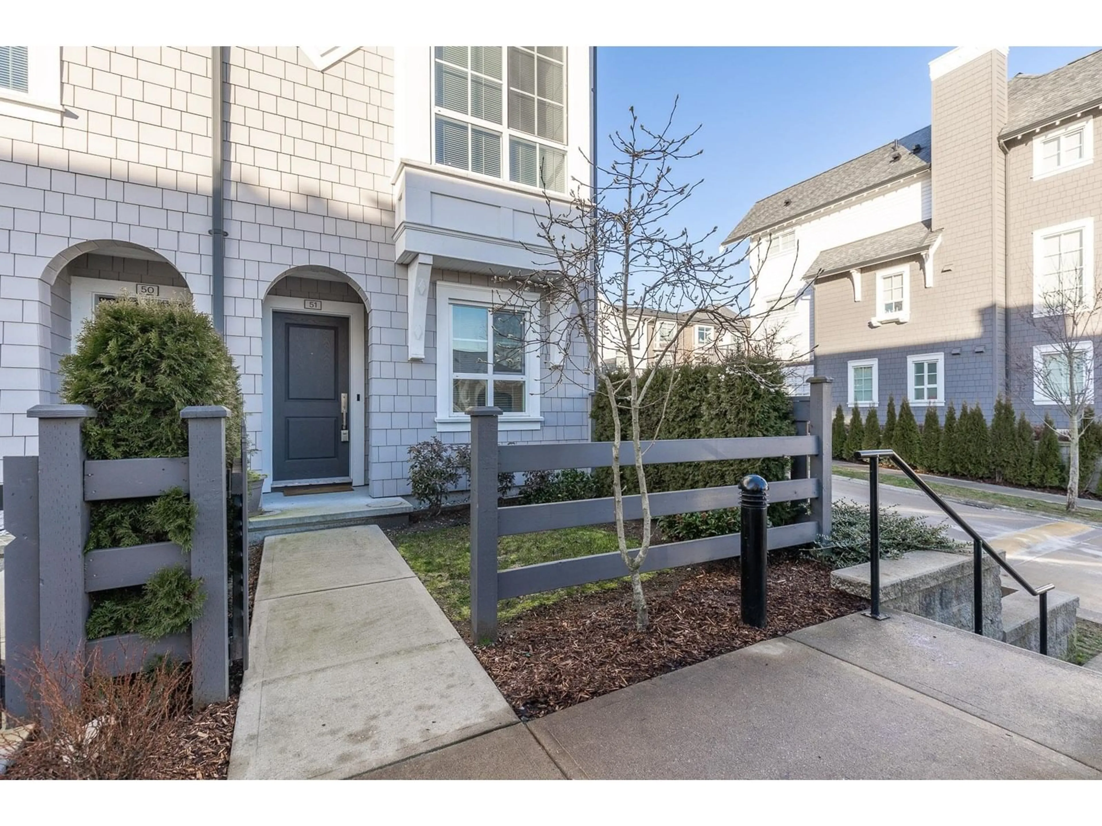 Indoor entryway for 51 2838 LIVINGSTONE AVENUE, Abbotsford British Columbia V2T0J1