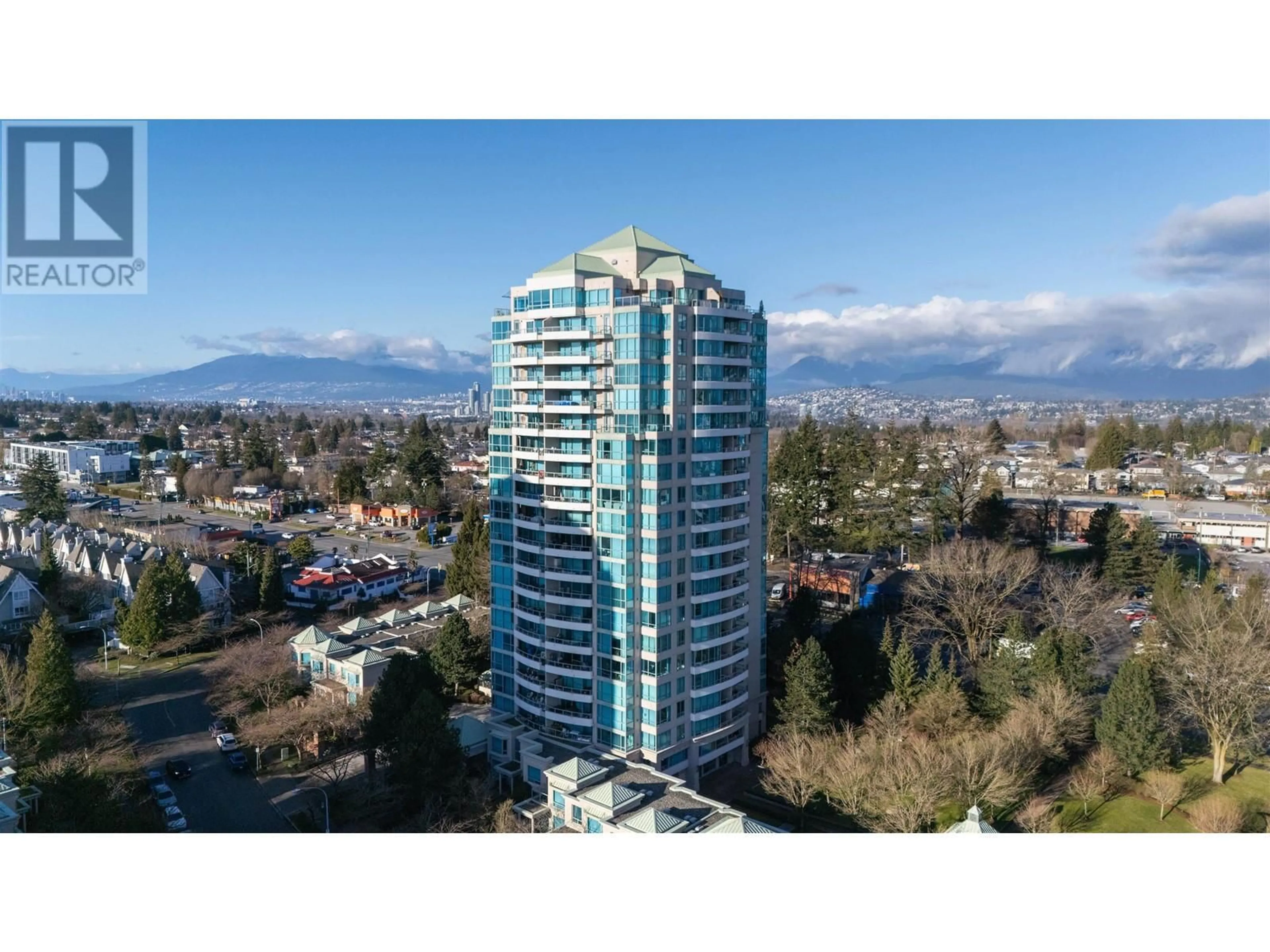 A pic from outside/outdoor area/front of a property/back of a property/a pic from drone, unknown for 103 6611 SOUTHOAKS COURT, Burnaby British Columbia V5E4L5