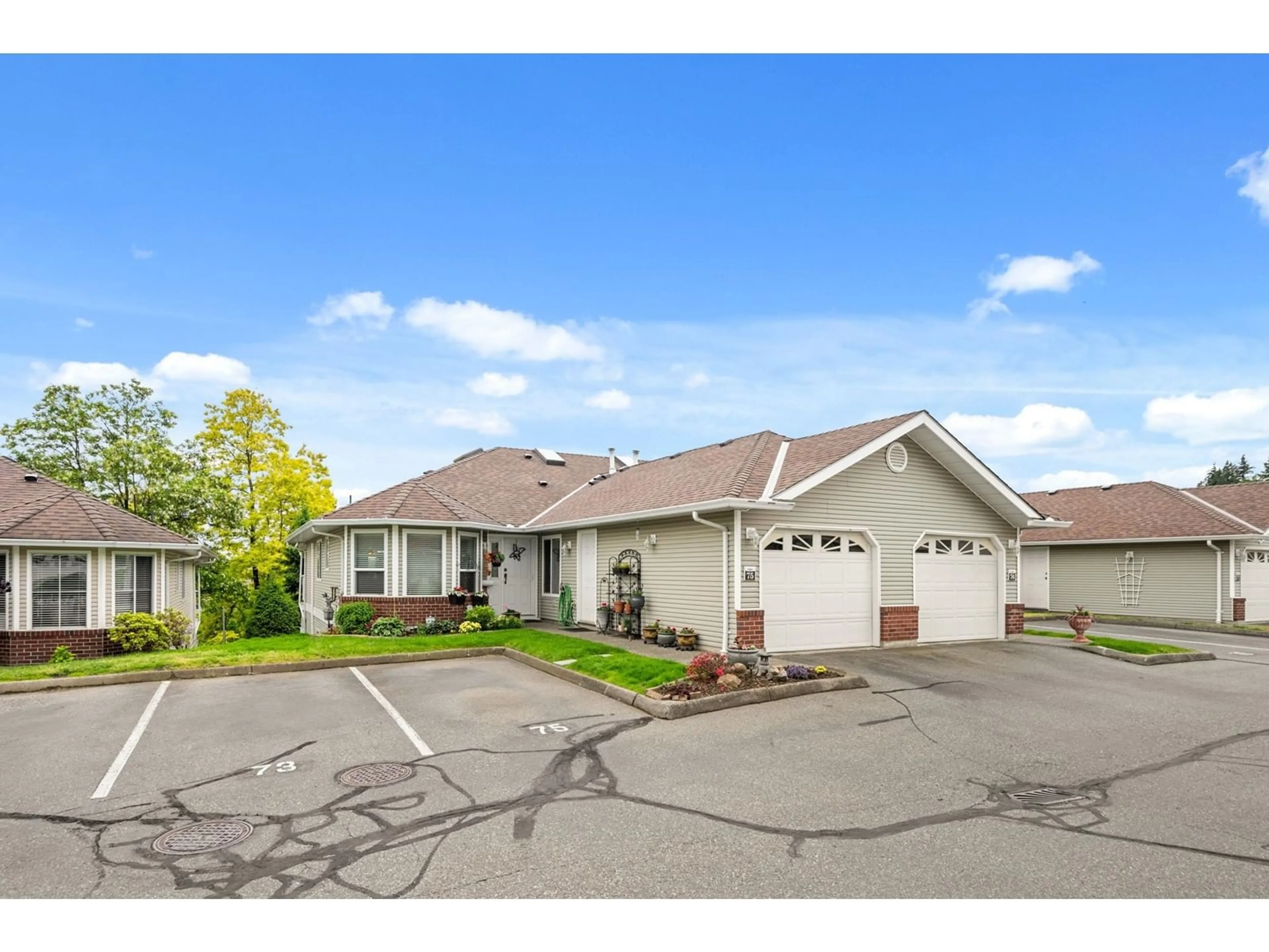 A pic from outside/outdoor area/front of a property/back of a property/a pic from drone, unknown for 75 - 1973 WINFIELD, Abbotsford British Columbia V3G1K6