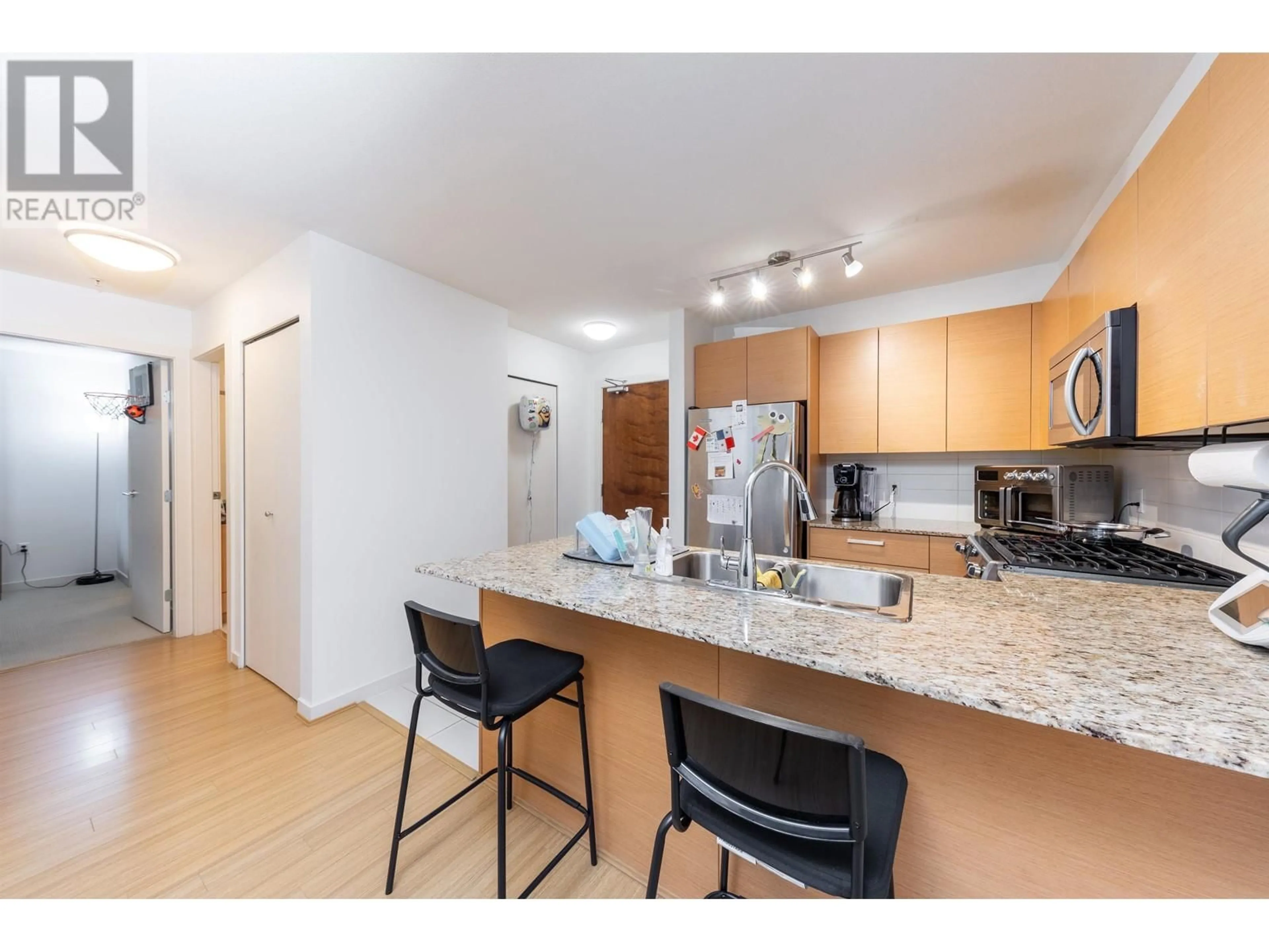 Standard kitchen, unknown for 307 5665 IRMIN STREET, Burnaby British Columbia V5J0C4