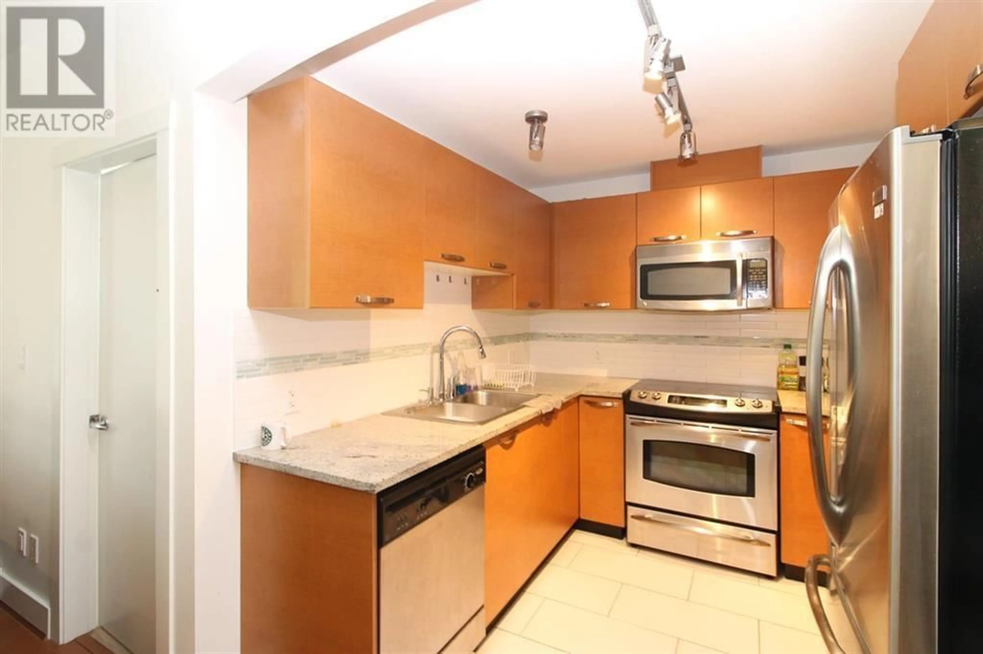 Standard kitchen, unknown for 414 7488 BYRNEPARK WALK, Burnaby British Columbia V3N0B6