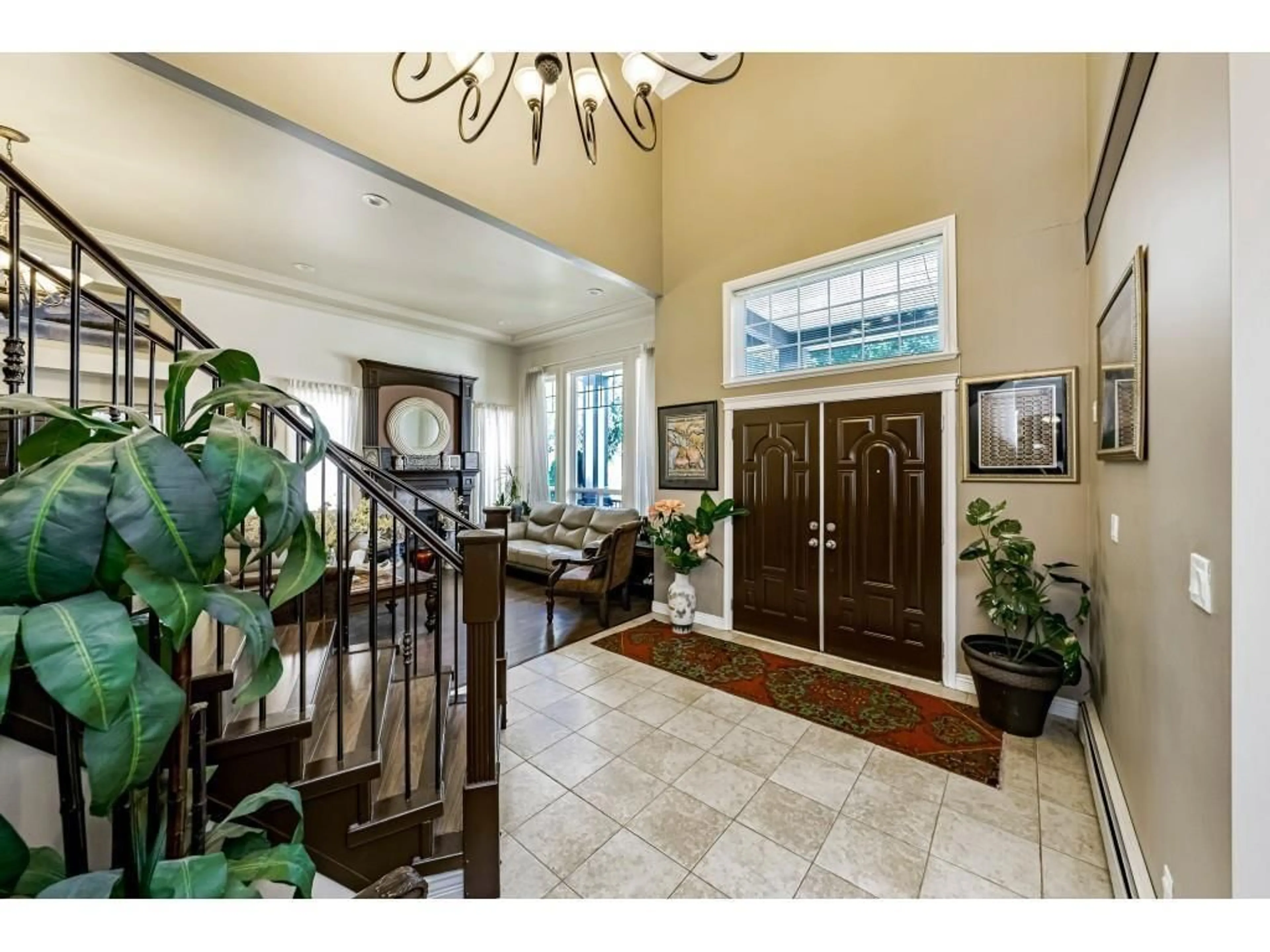 Indoor entryway for 7833 147A STREET, Surrey British Columbia V3S2T8