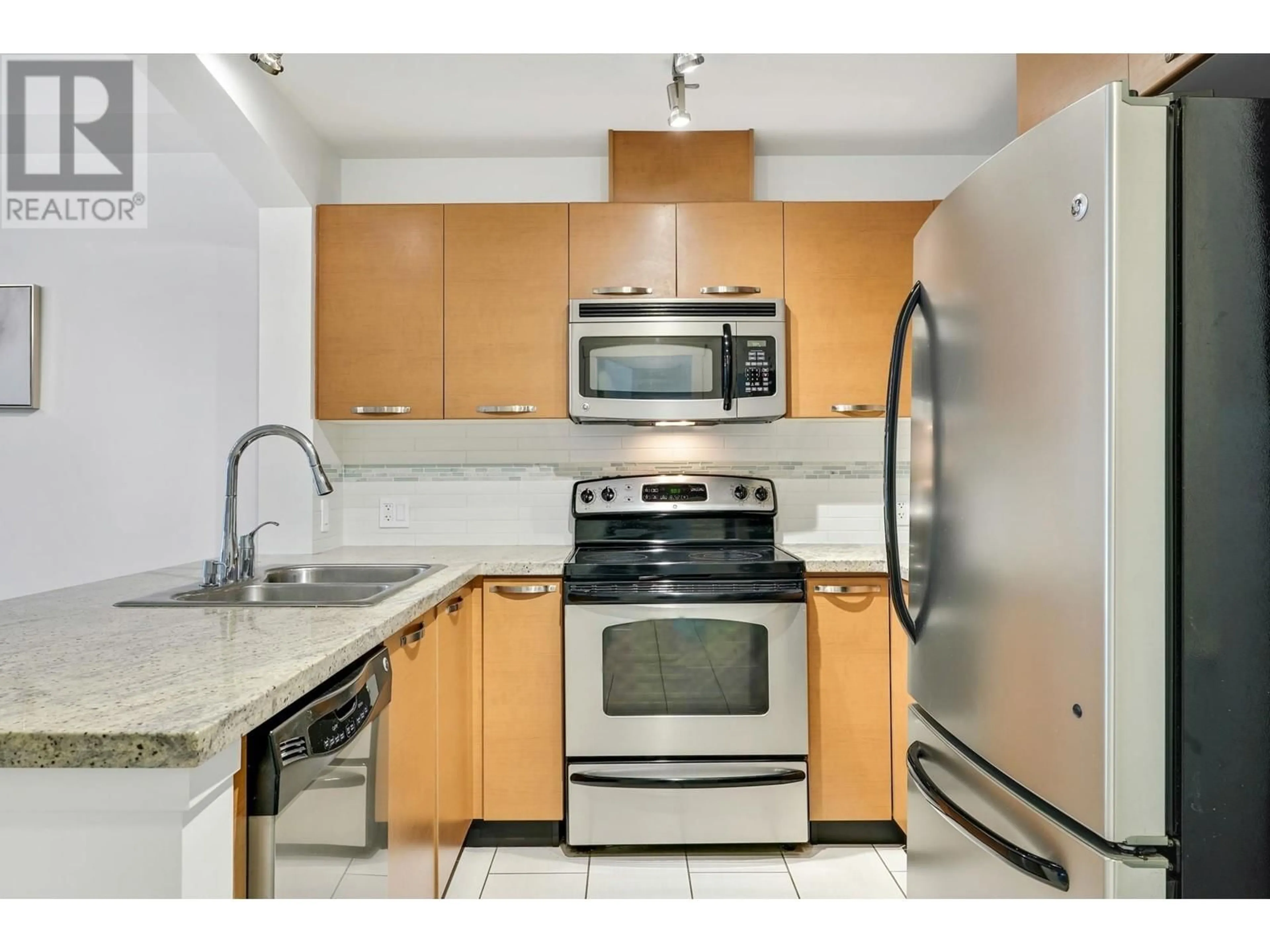 Standard kitchen, unknown for 407 7428 BYRNEPARK WALK, Burnaby British Columbia V3N0B4