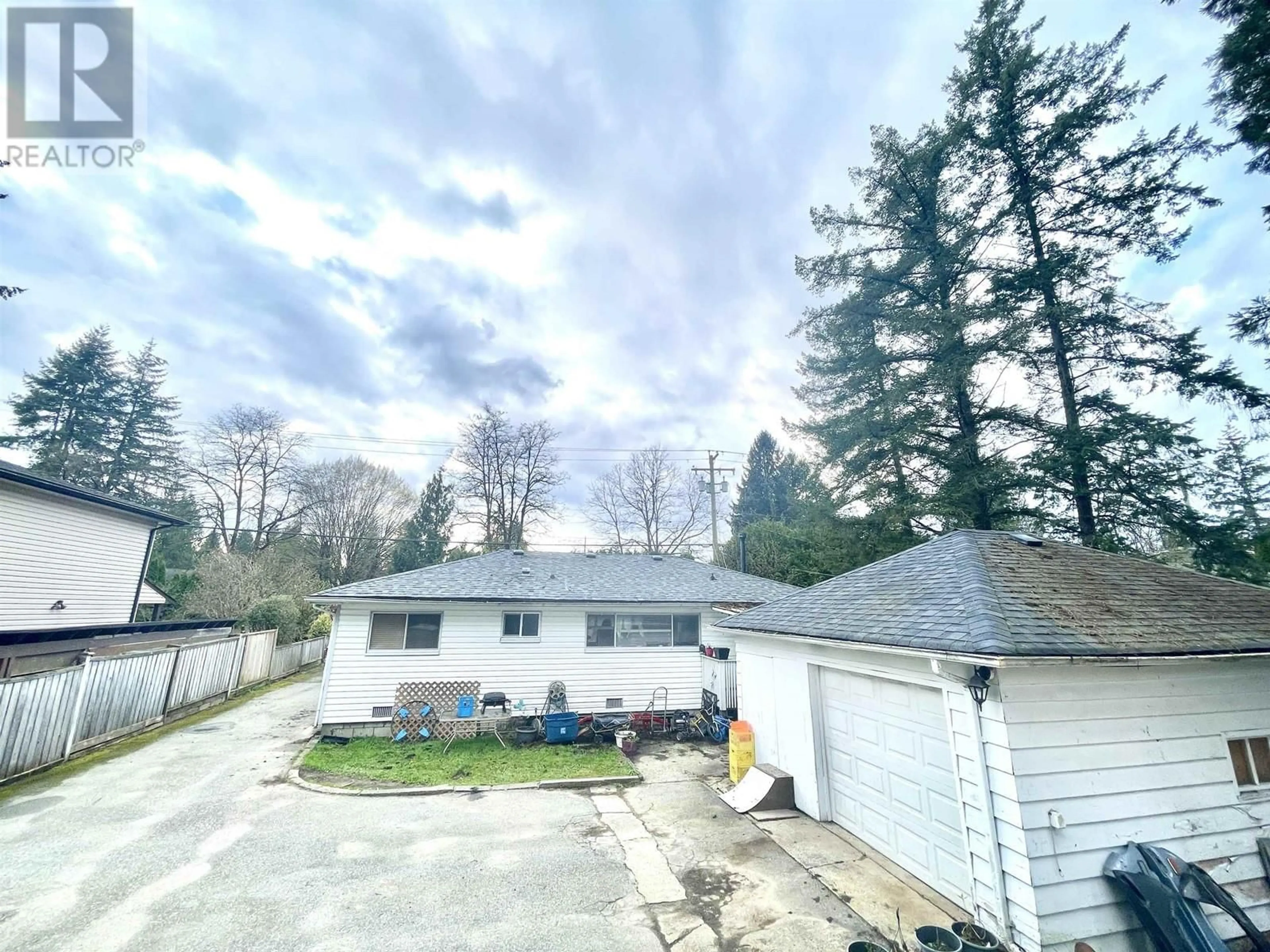 A pic from outside/outdoor area/front of a property/back of a property/a pic from drone, unknown for 3684 CEDAR DRIVE, Port Coquitlam British Columbia V3B3C9
