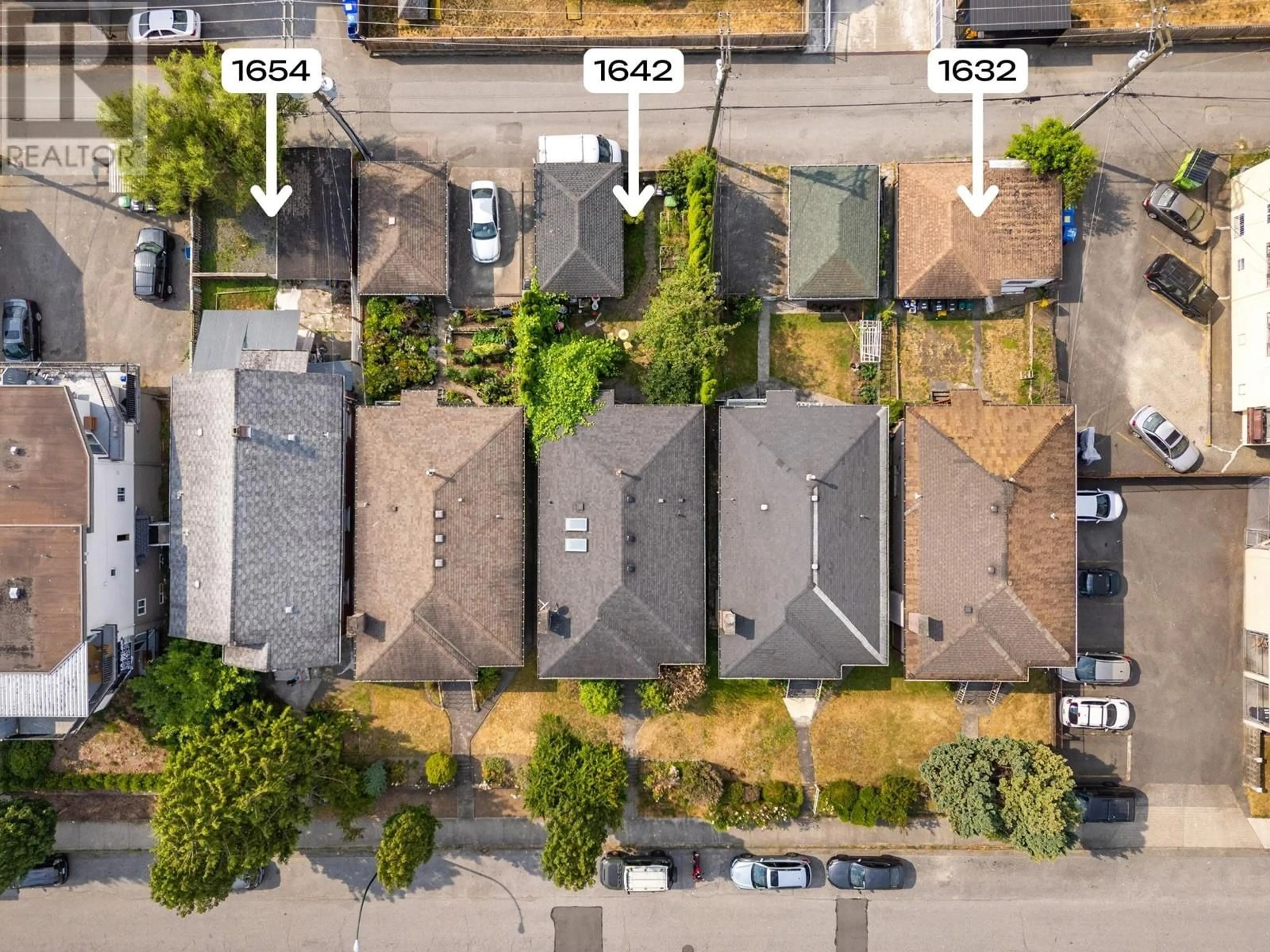 A pic from outside/outdoor area/front of a property/back of a property/a pic from drone, street for 1632 E PENDER STREET, Vancouver British Columbia V5L1W3