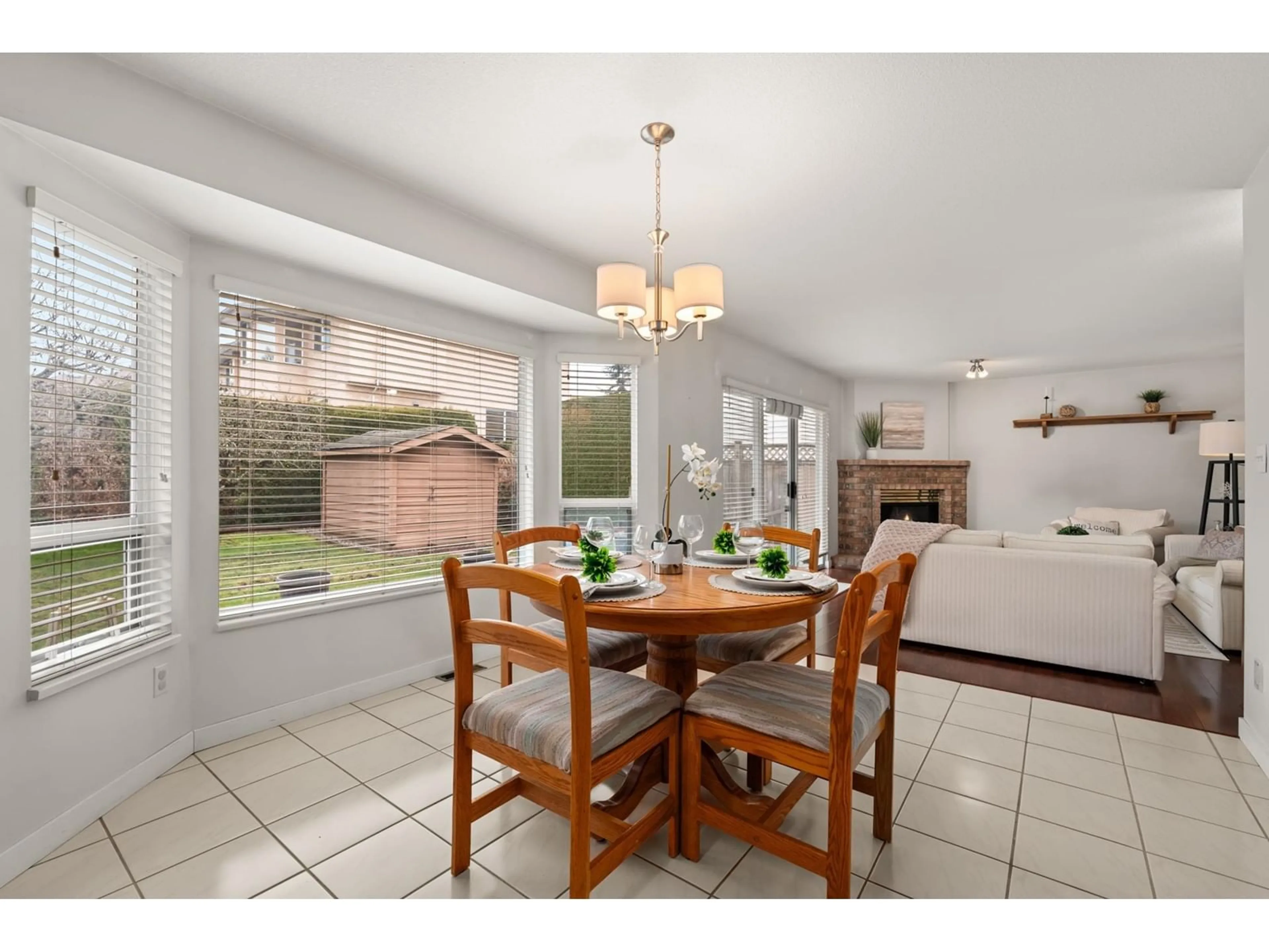 Dining room, ceramic/tile floor for 10525 HARROGATE DRIVE, Delta British Columbia V4C8E1