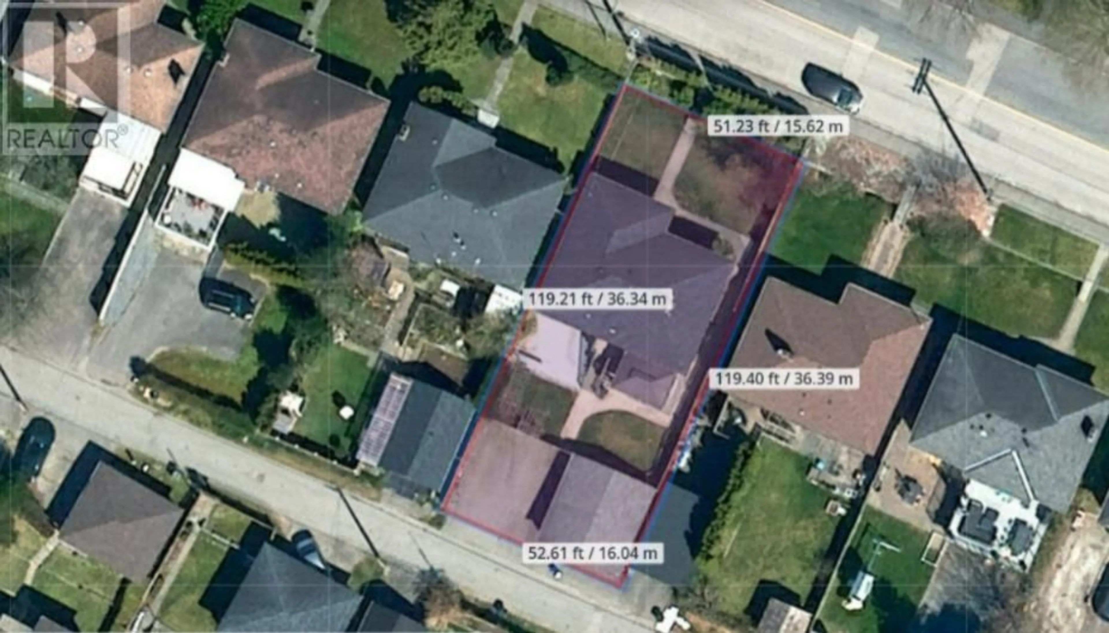 A pic from outside/outdoor area/front of a property/back of a property/a pic from drone, street for 6436 BROADWAY, Burnaby British Columbia V5B2Y2