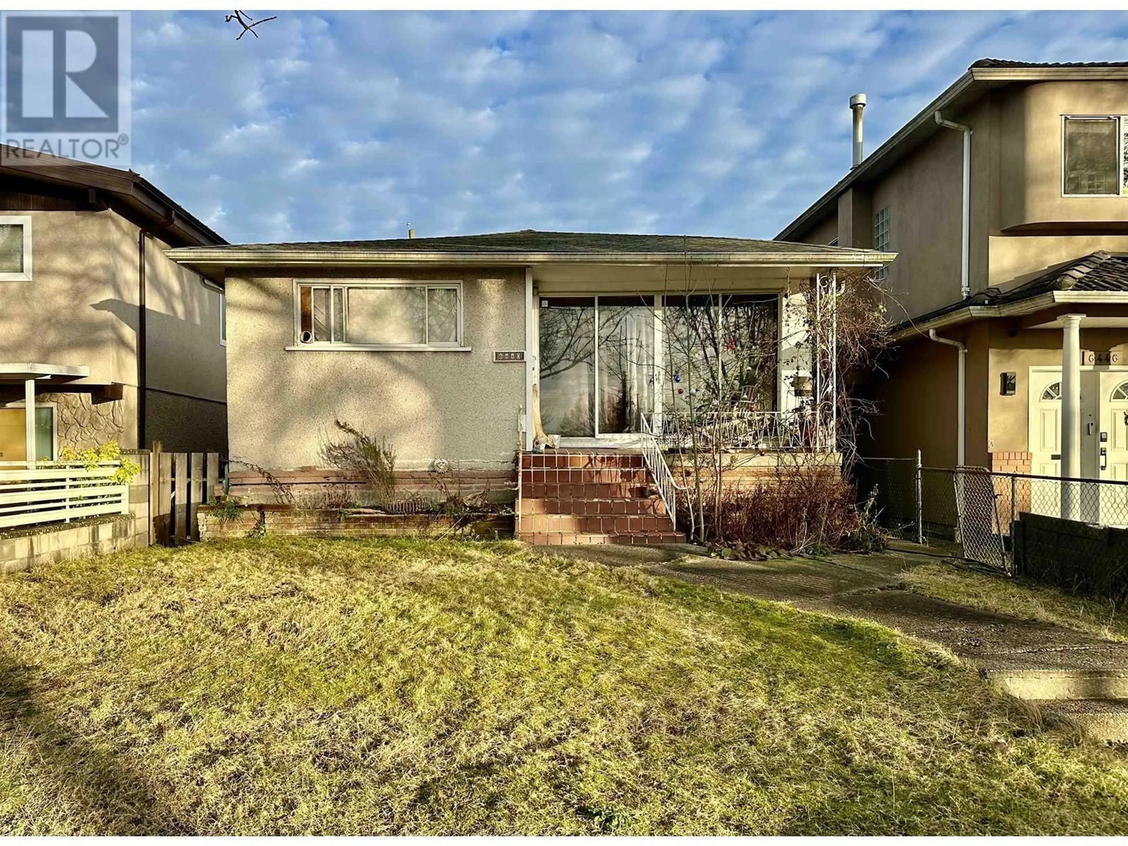 A pic from outside/outdoor area/front of a property/back of a property/a pic from drone, street for 6440 LANARK STREET, Vancouver British Columbia V5P2Z1