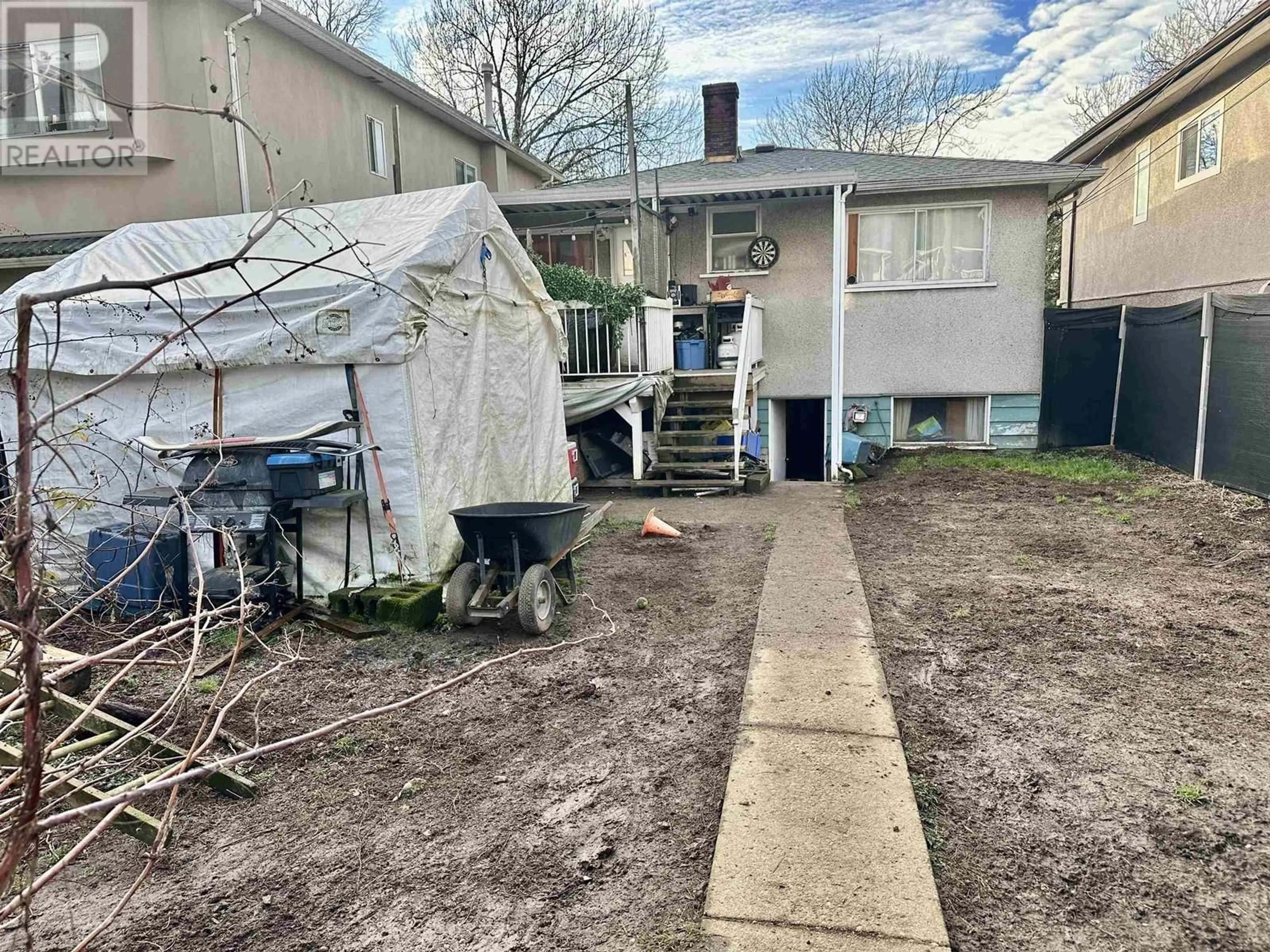 A pic from outside/outdoor area/front of a property/back of a property/a pic from drone, street for 6440 LANARK STREET, Vancouver British Columbia V5P2Z1