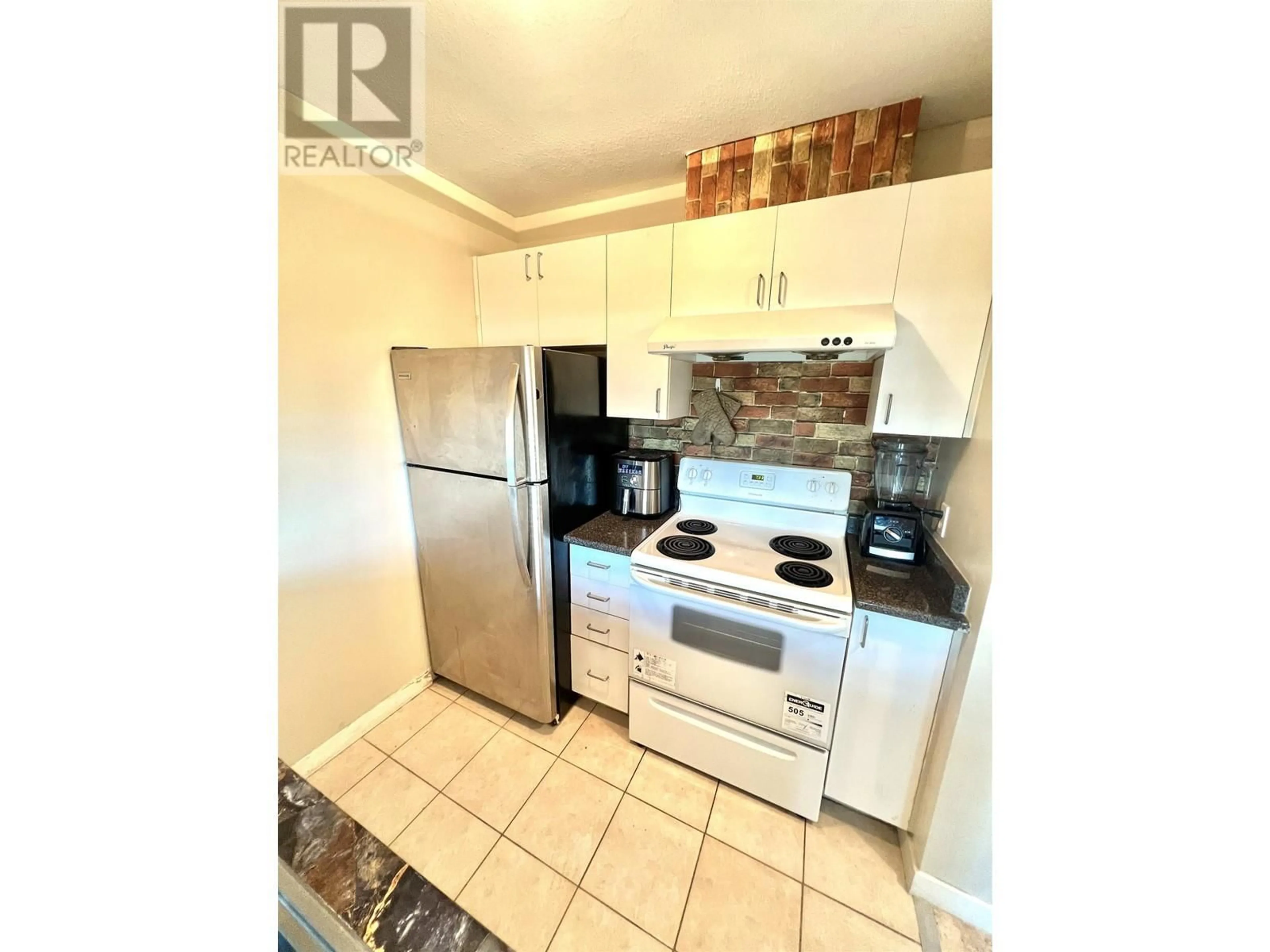 Standard kitchen, unknown for 2501 438 SEYMOUR STREET, Vancouver British Columbia V6B6H4