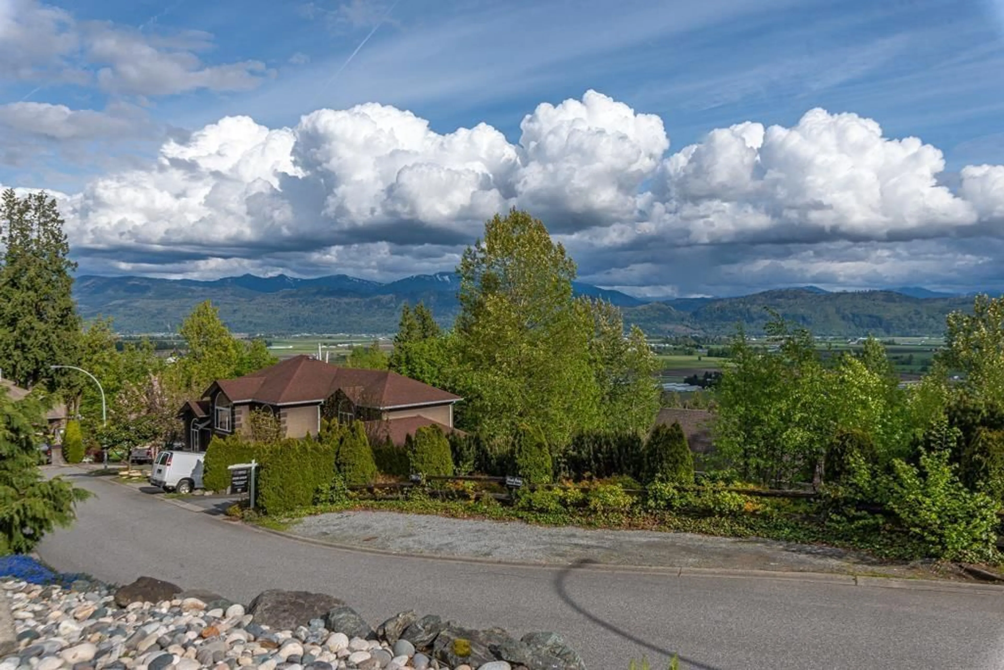 A pic from outside/outdoor area/front of a property/back of a property/a pic from drone, mountain view for 36111 SPYGLASS LANE, Abbotsford British Columbia V3G2W7