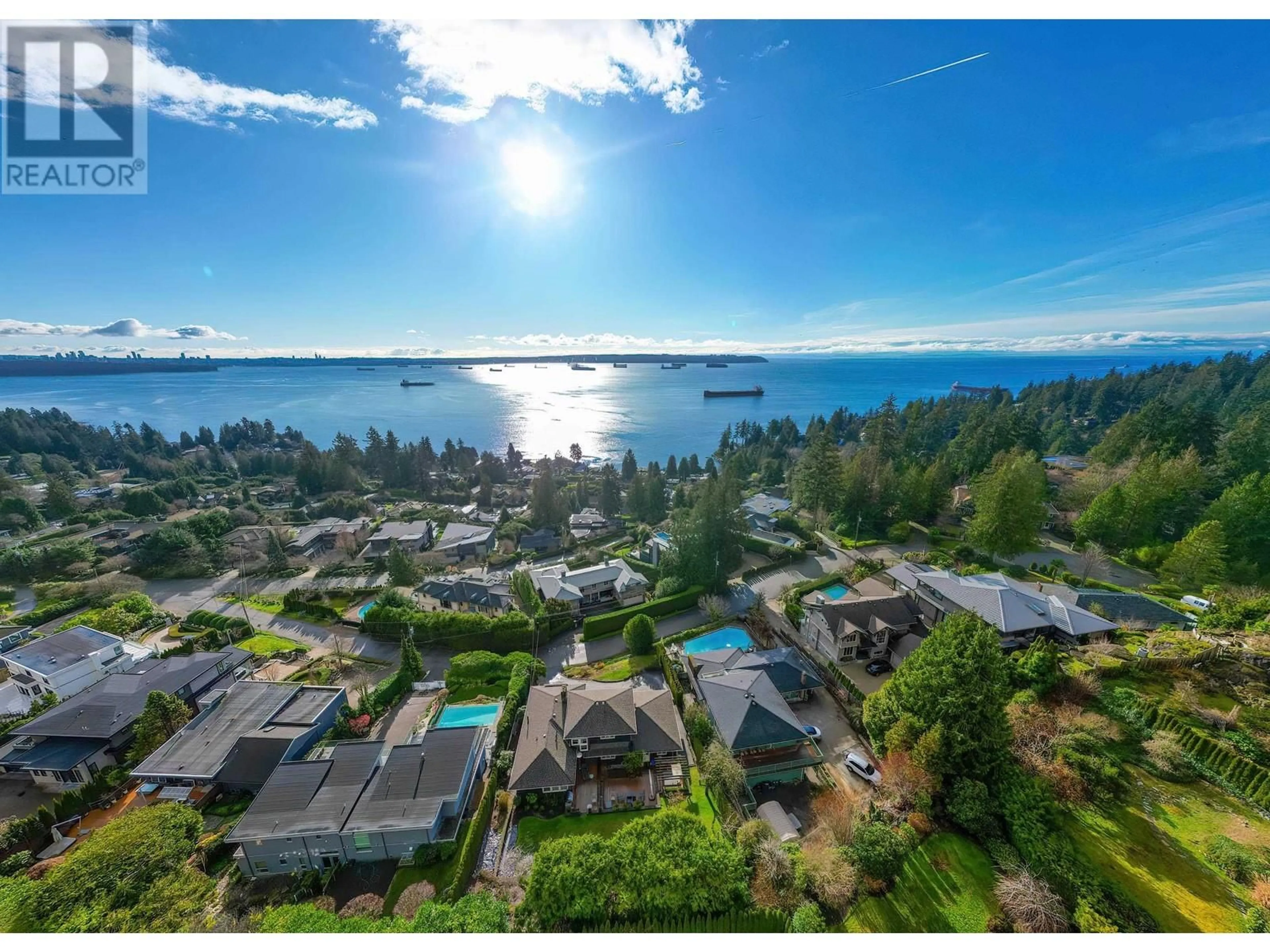 A pic from outside/outdoor area/front of a property/back of a property/a pic from drone, water/lake/river/ocean view for 3326 WESTMOUNT ROAD, West Vancouver British Columbia V7V3G6