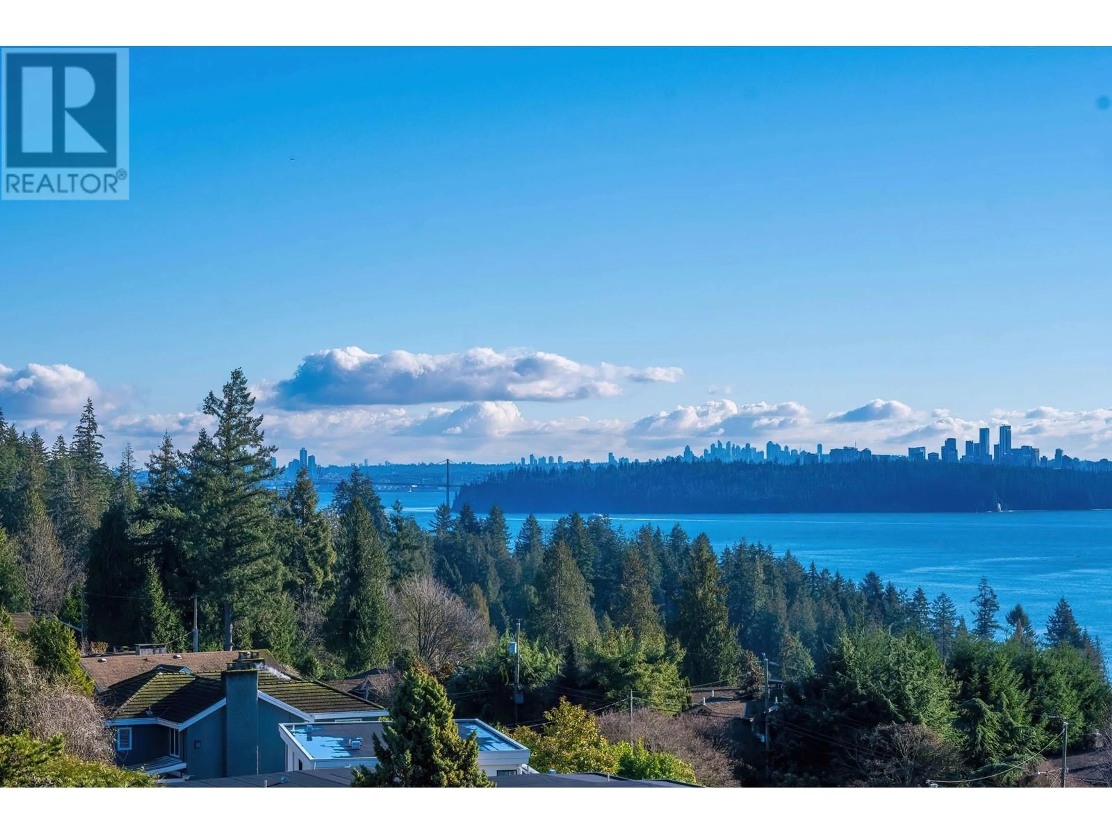 A pic from outside/outdoor area/front of a property/back of a property/a pic from drone, water/lake/river/ocean view for 3326 WESTMOUNT ROAD, West Vancouver British Columbia V7V3G6