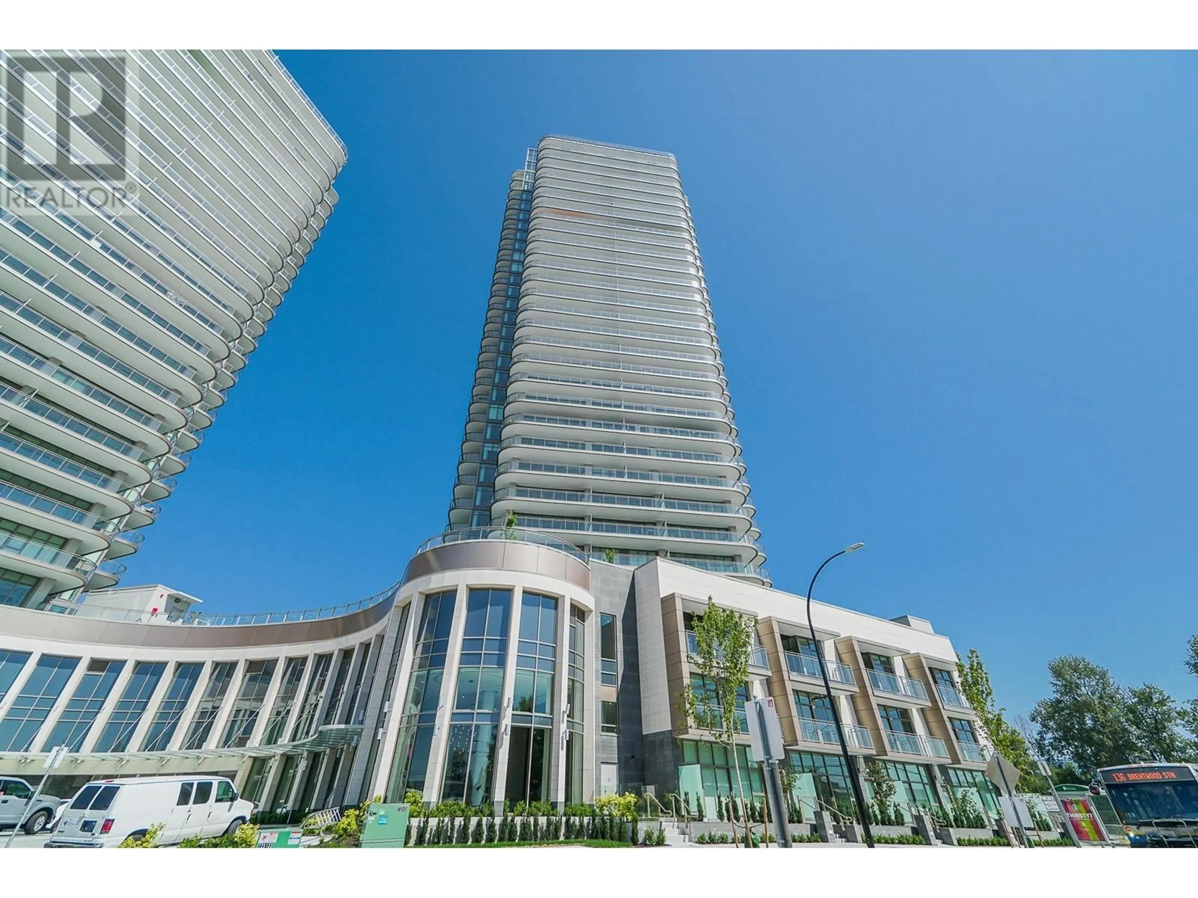 Indoor foyer for 1602 - 5333 GORING STREET, Burnaby British Columbia V5B3A2
