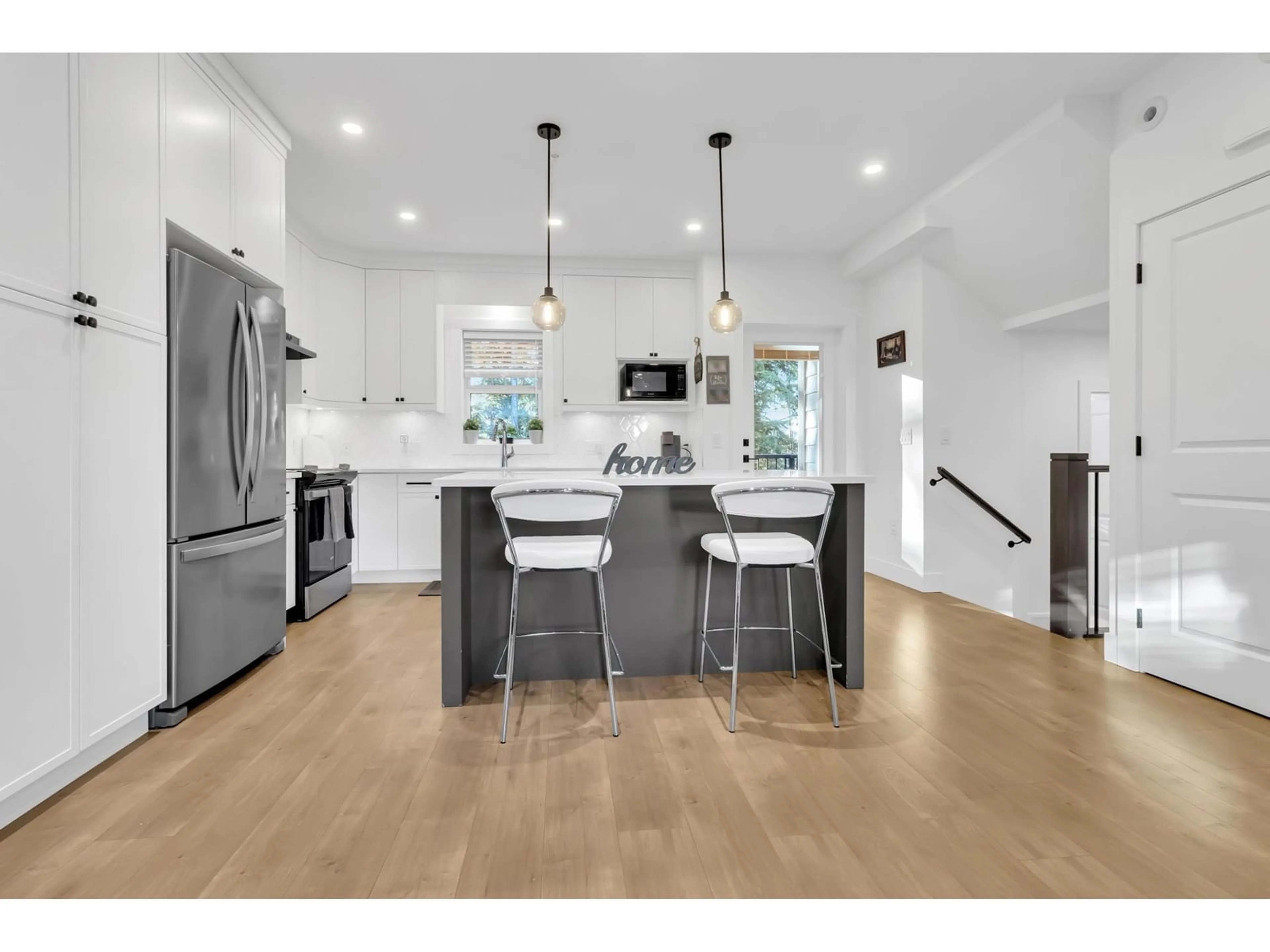 Open concept kitchen, unknown for 4 32970 TUNBRIDGE AVENUE, Mission British Columbia V2V6X9