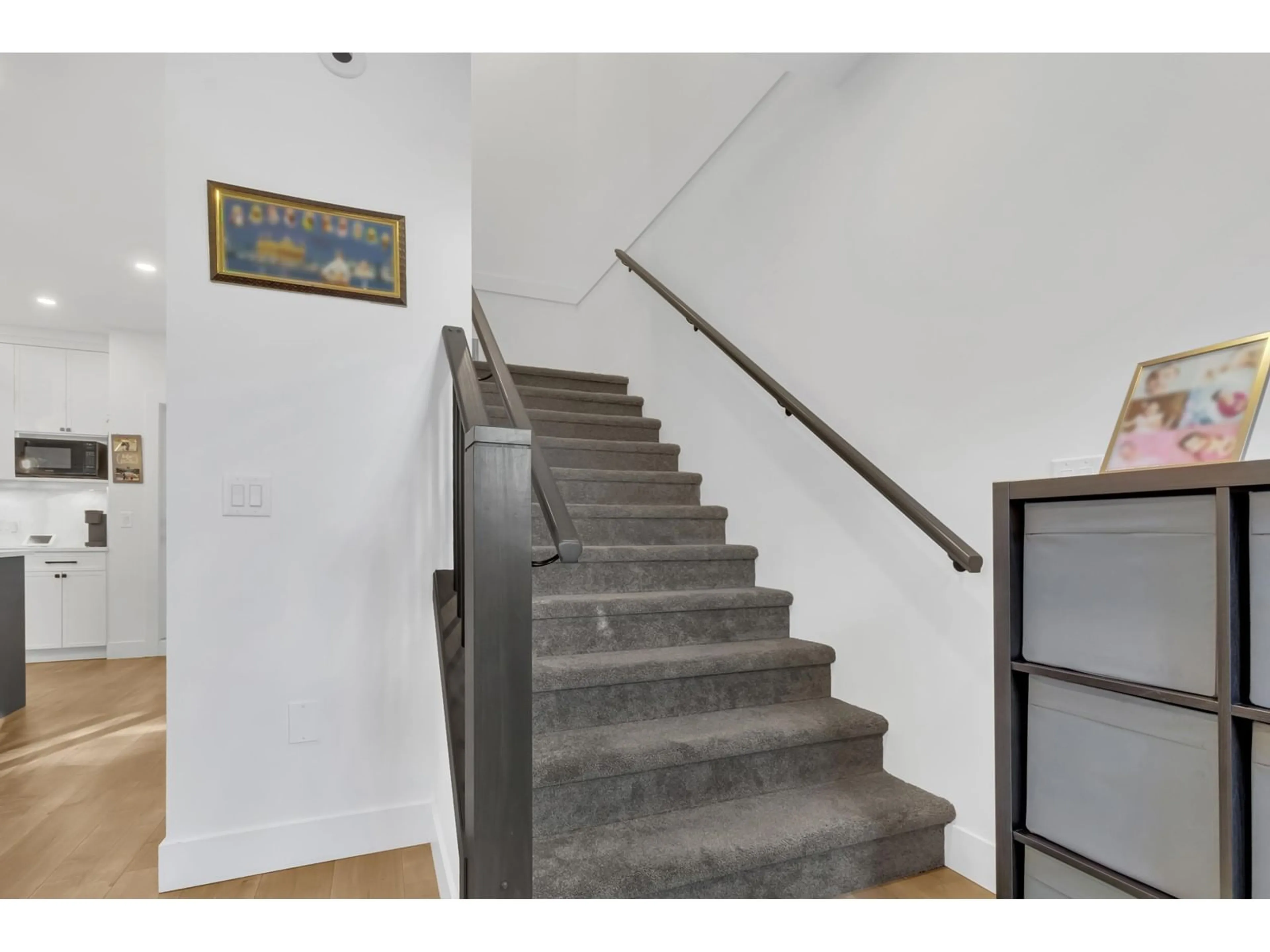 Stairs for 4 32970 TUNBRIDGE AVENUE, Mission British Columbia V2V6X9