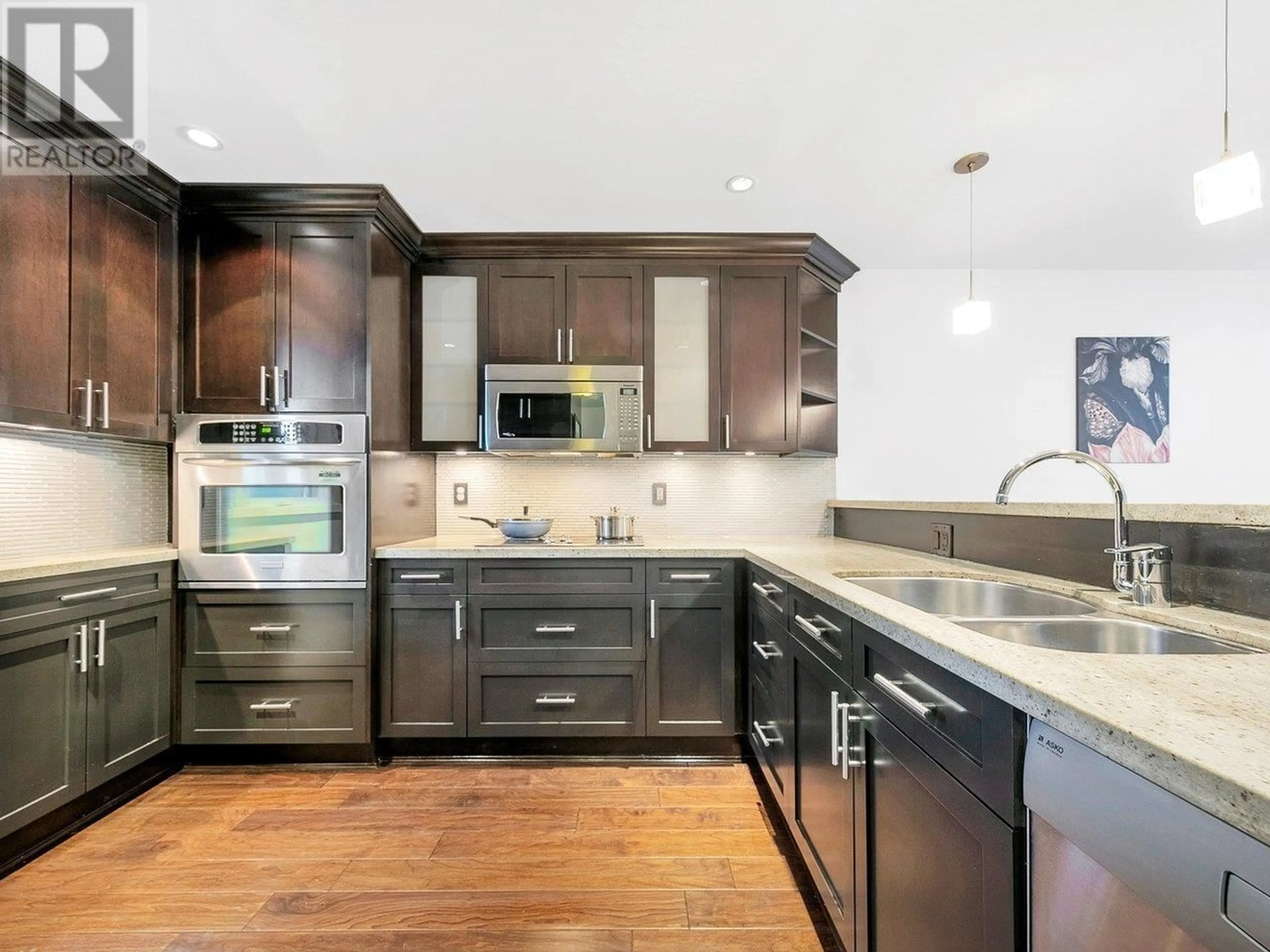 Contemporary kitchen, unknown for 204 - 3788 10TH AVENUE, Vancouver British Columbia V6R2G4