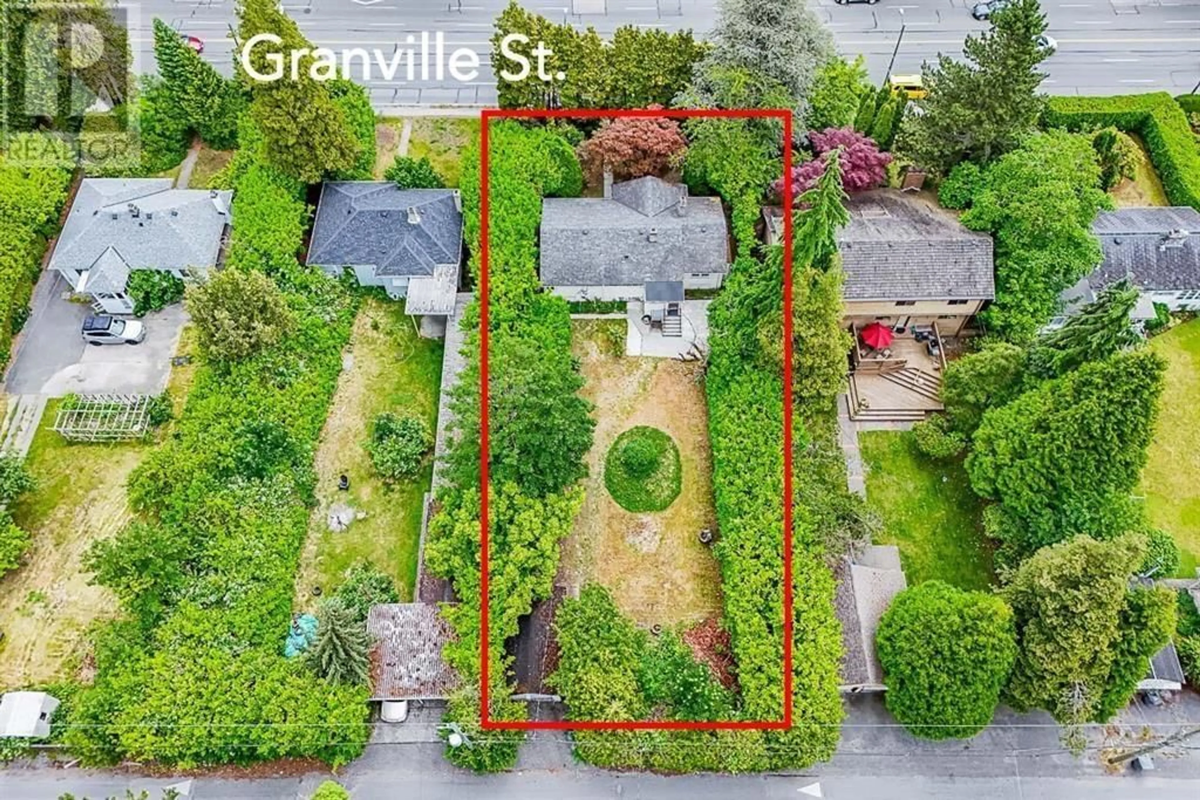 A pic from outside/outdoor area/front of a property/back of a property/a pic from drone, street for 6689 GRANVILLE STREET, Vancouver British Columbia V6P4X1