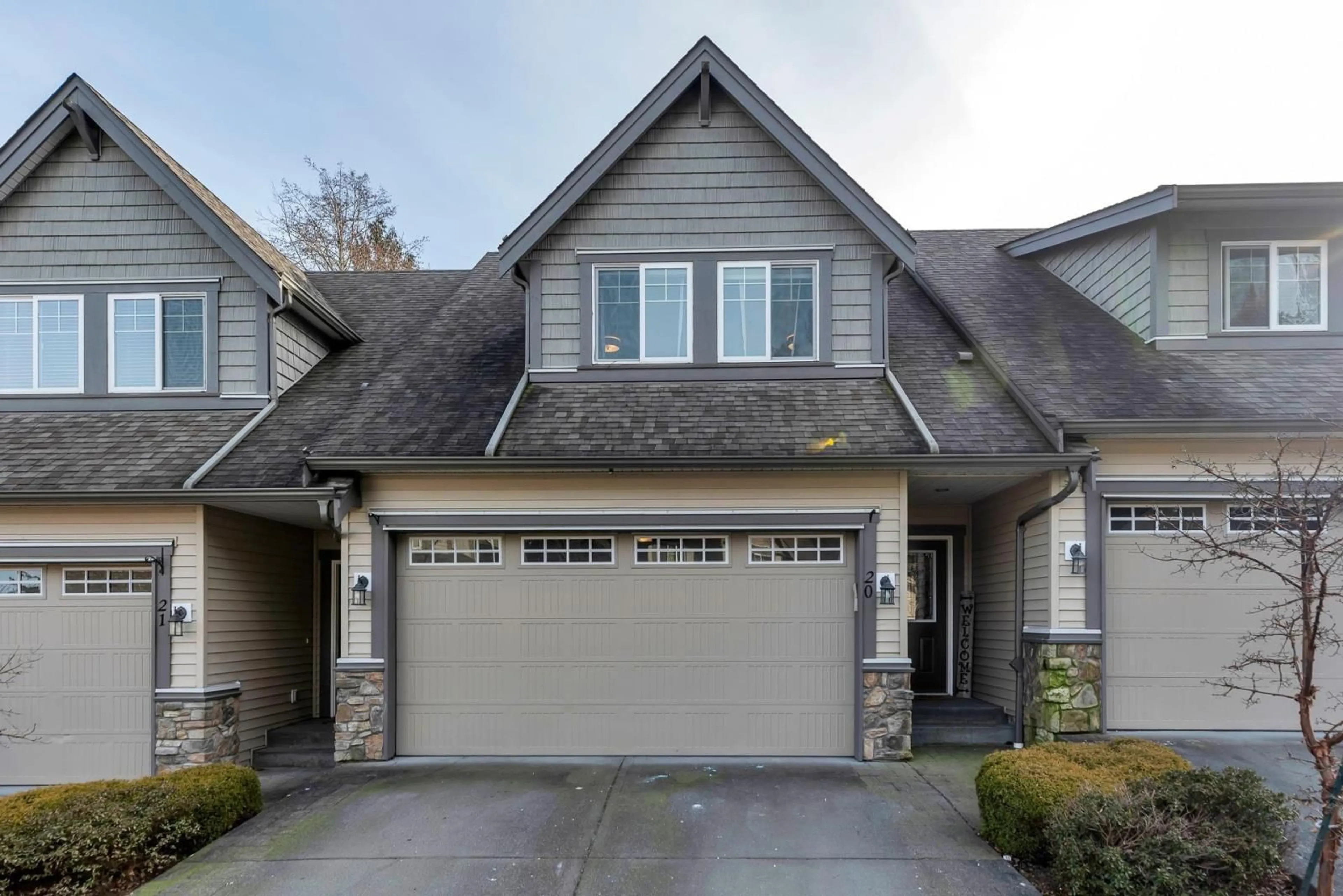 Home with vinyl exterior material, street for 20 46791 HUDSON ROAD|Promontory, Chilliwack British Columbia V2R0L5