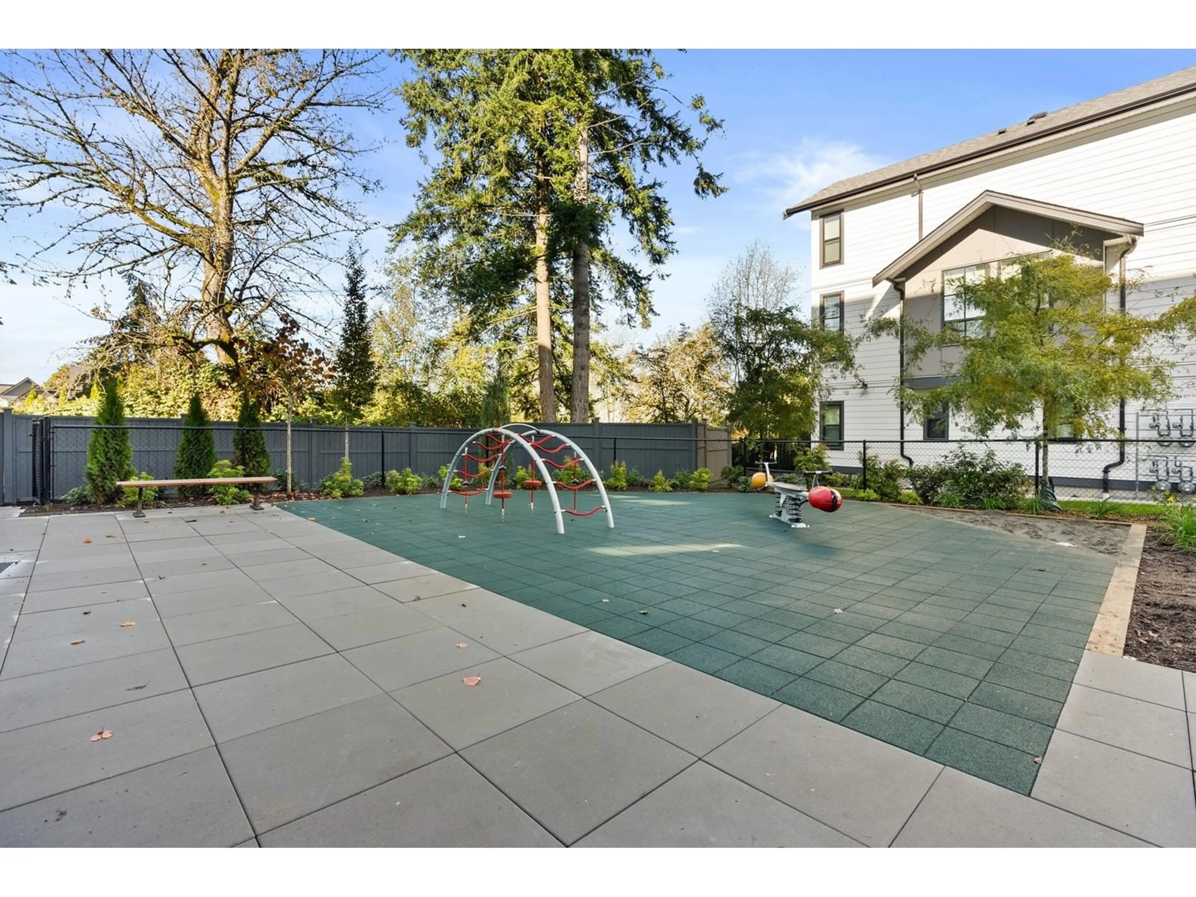 Pool for 304 2425 166 STREET, Surrey British Columbia V3Z1K7