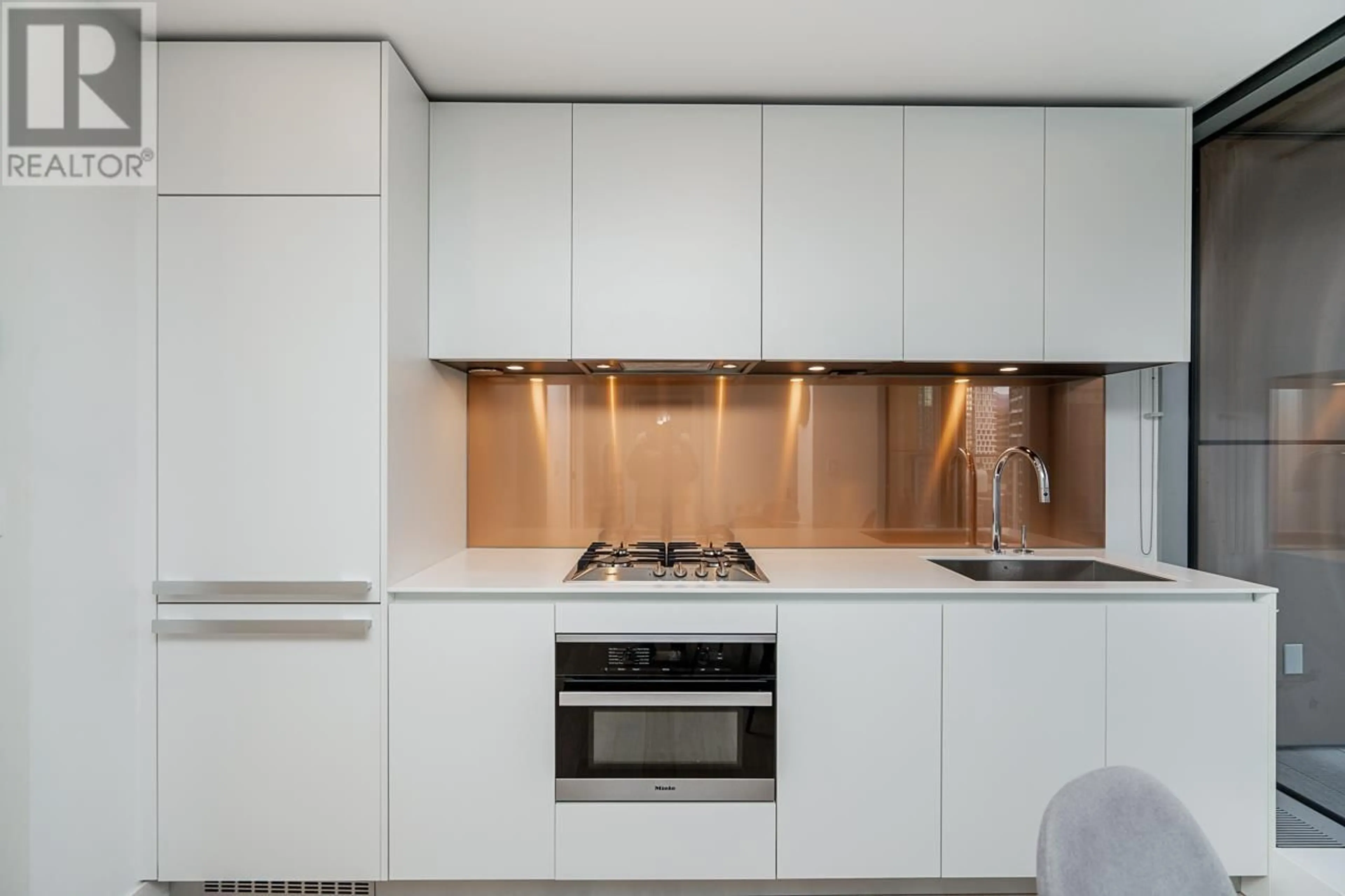 Contemporary kitchen, unknown for 2107 1480 HOWE STREET, Vancouver British Columbia V6Z0G5