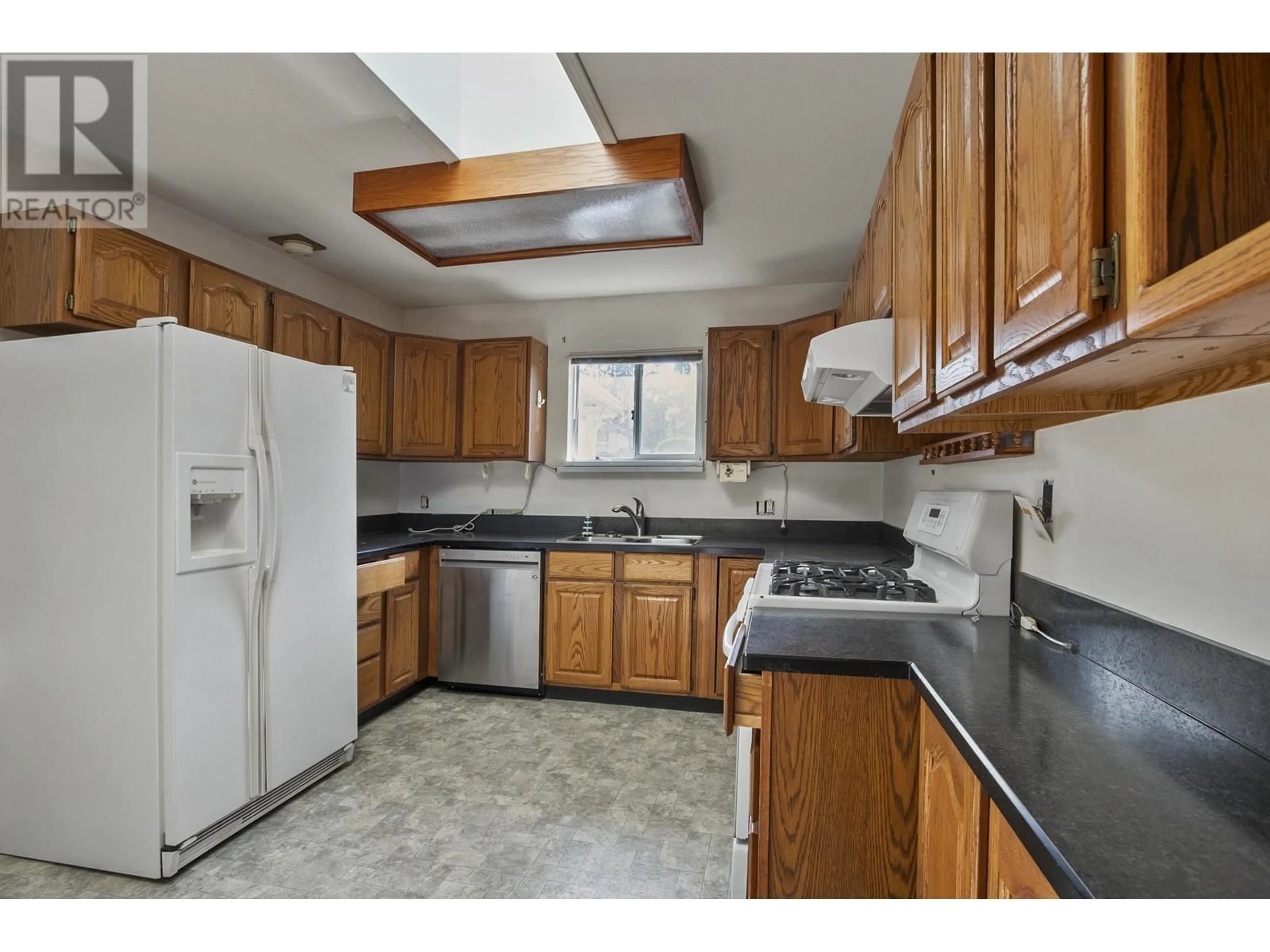 Standard kitchen, unknown for 13 22308 124 AVENUE, Maple Ridge British Columbia V2X0R6