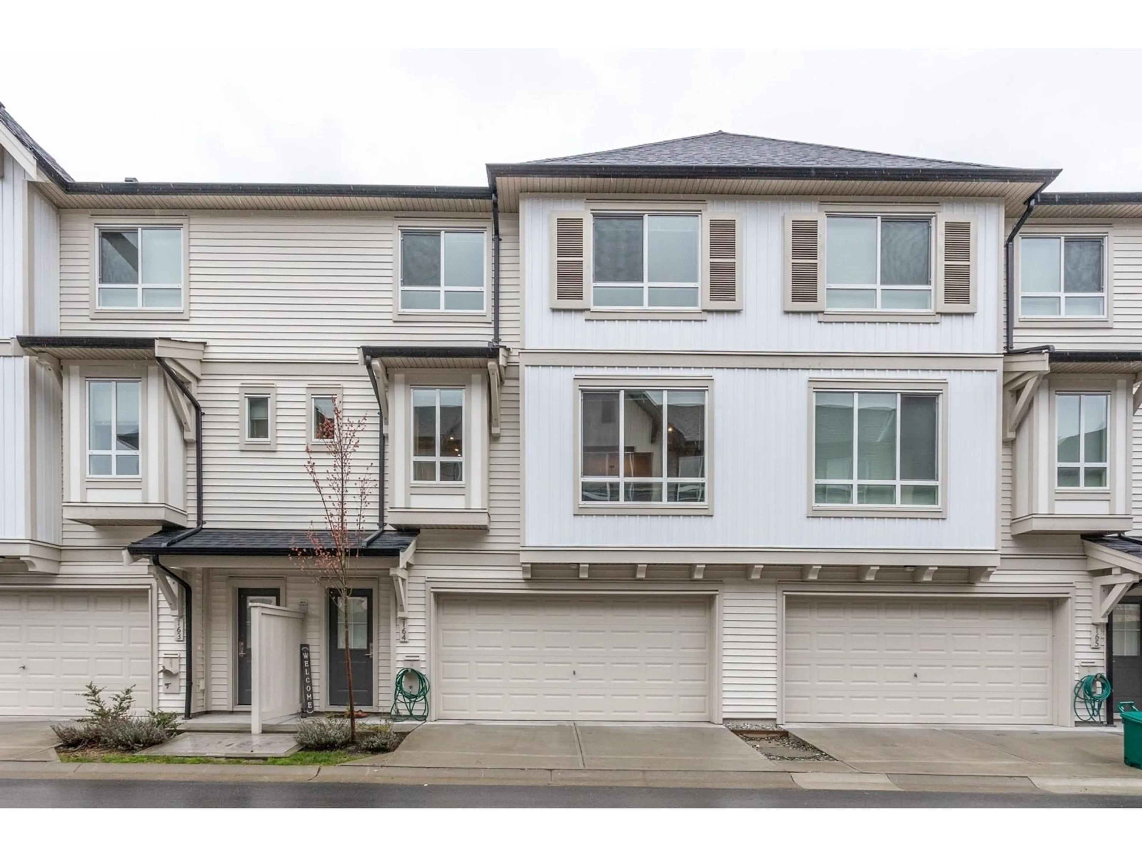 Home with vinyl exterior material, street for 164 30930 WESTRIDGE PLACE, Abbotsford British Columbia V2T0H6