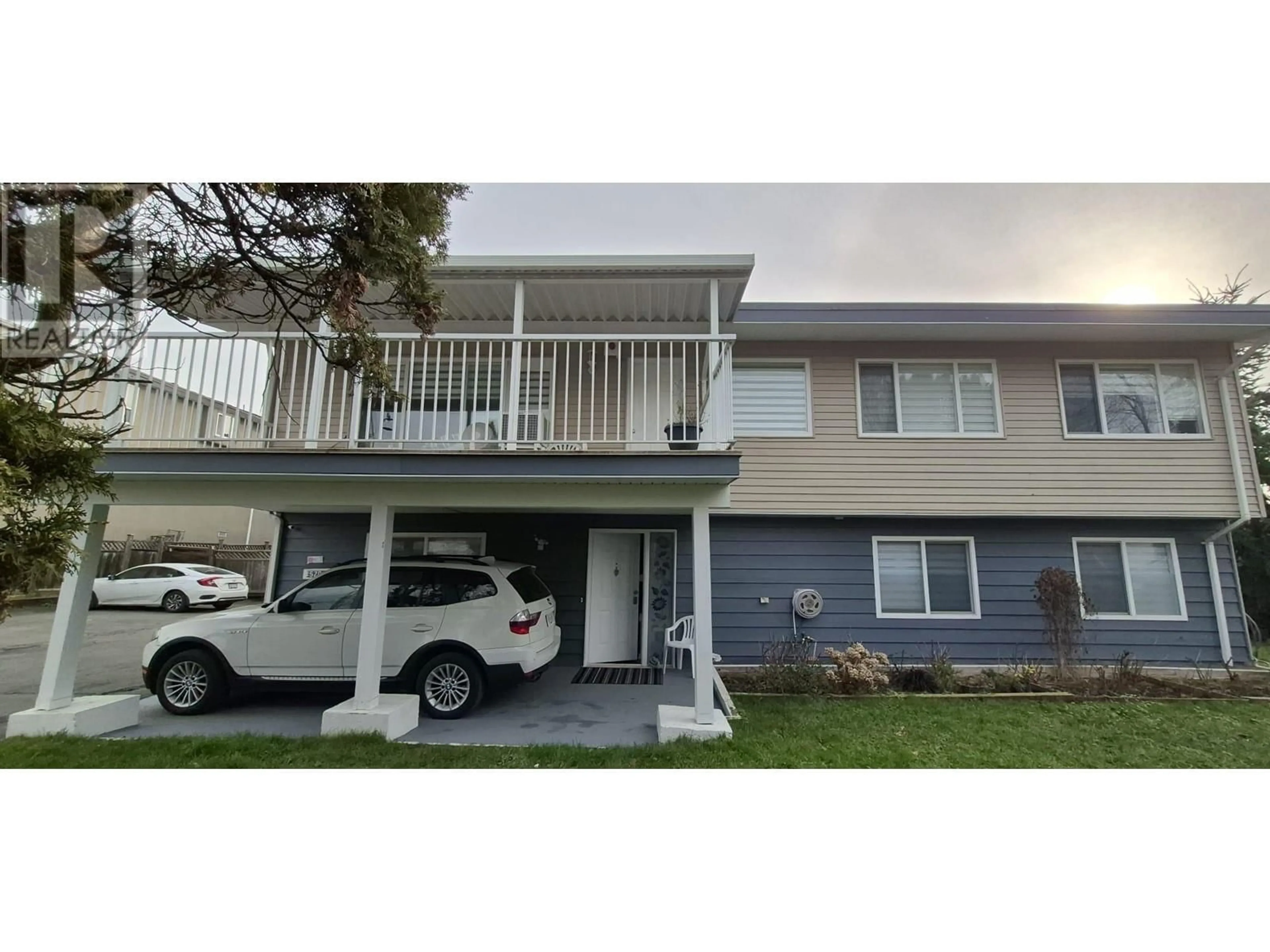 Home with vinyl exterior material, unknown for 520 BOYD STREET, New Westminster British Columbia V3M5G5