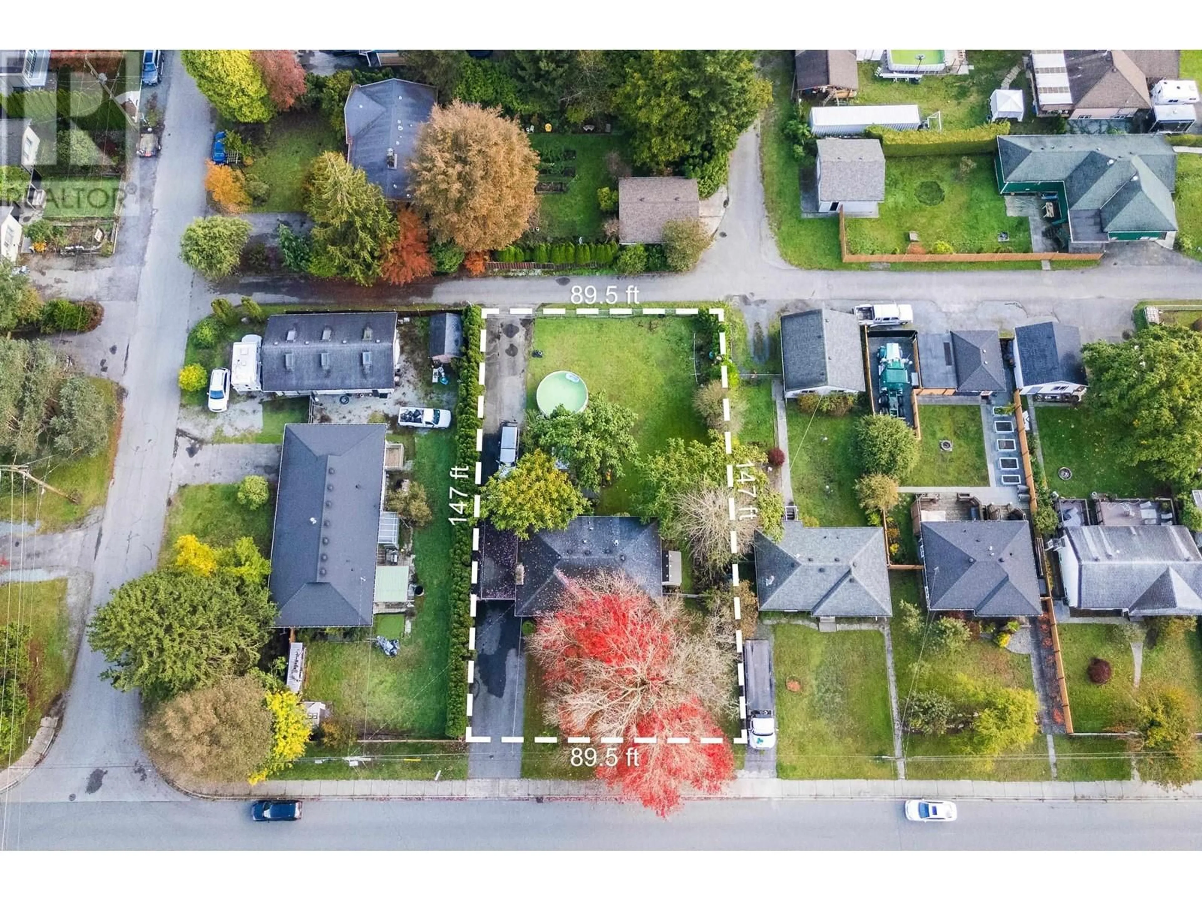 A pic from outside/outdoor area/front of a property/back of a property/a pic from drone, street for 11312 207 STREET, Maple Ridge British Columbia V2X1W3