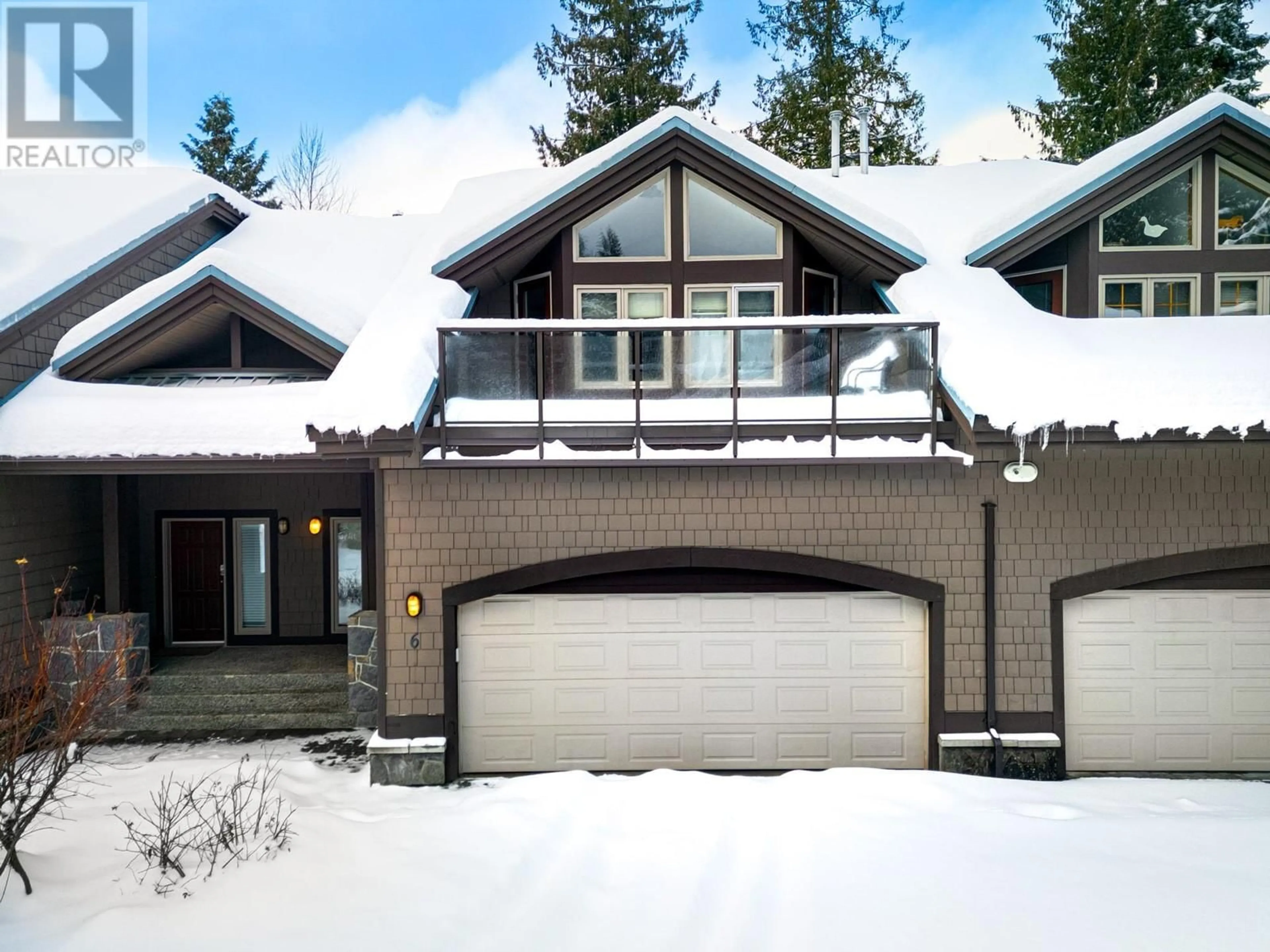 Home with vinyl exterior material, street for 6 2200 TAYLOR WAY, Whistler British Columbia V0N1B2