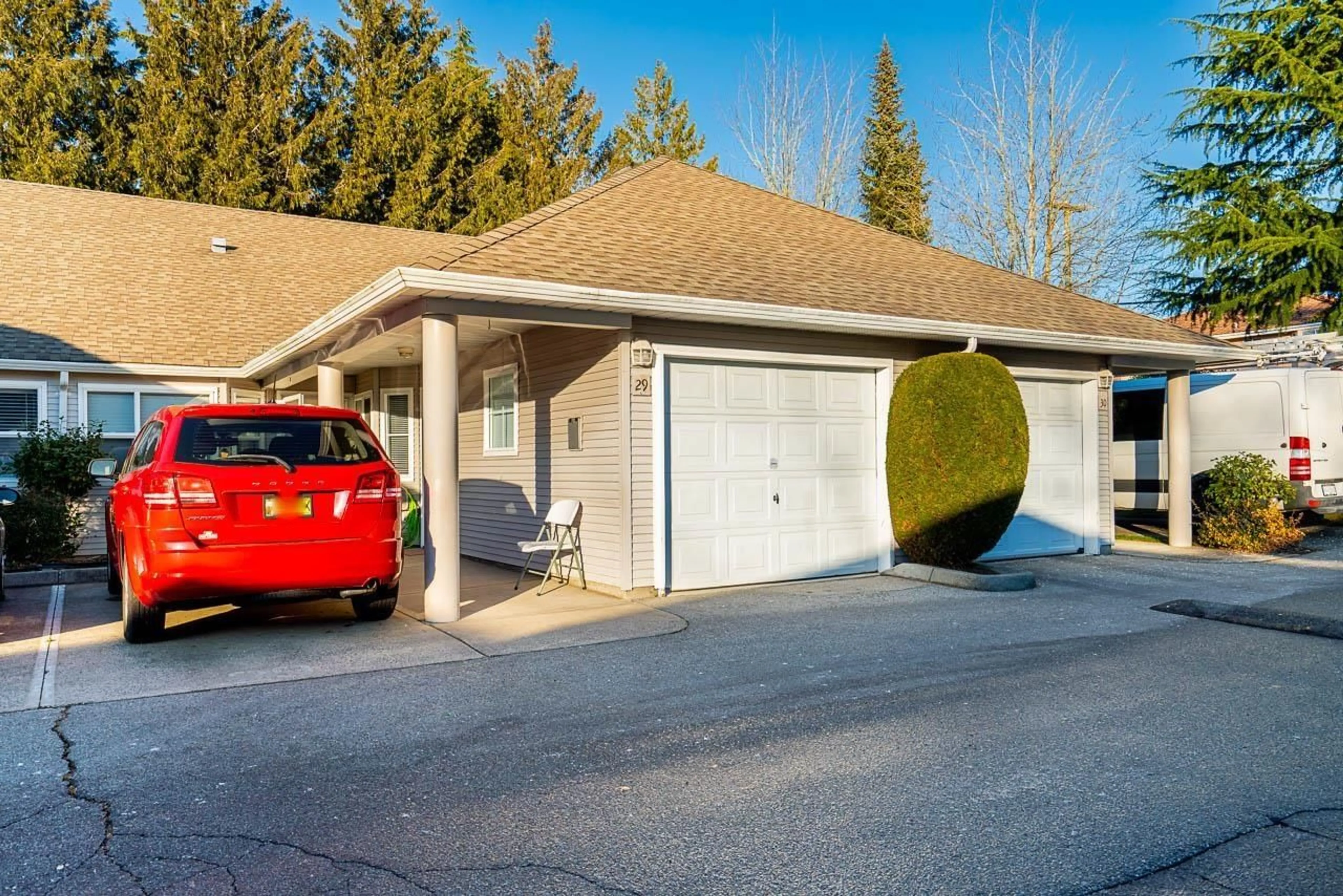 Indoor garage for 29 - 7127 124, Surrey British Columbia V3W3W9
