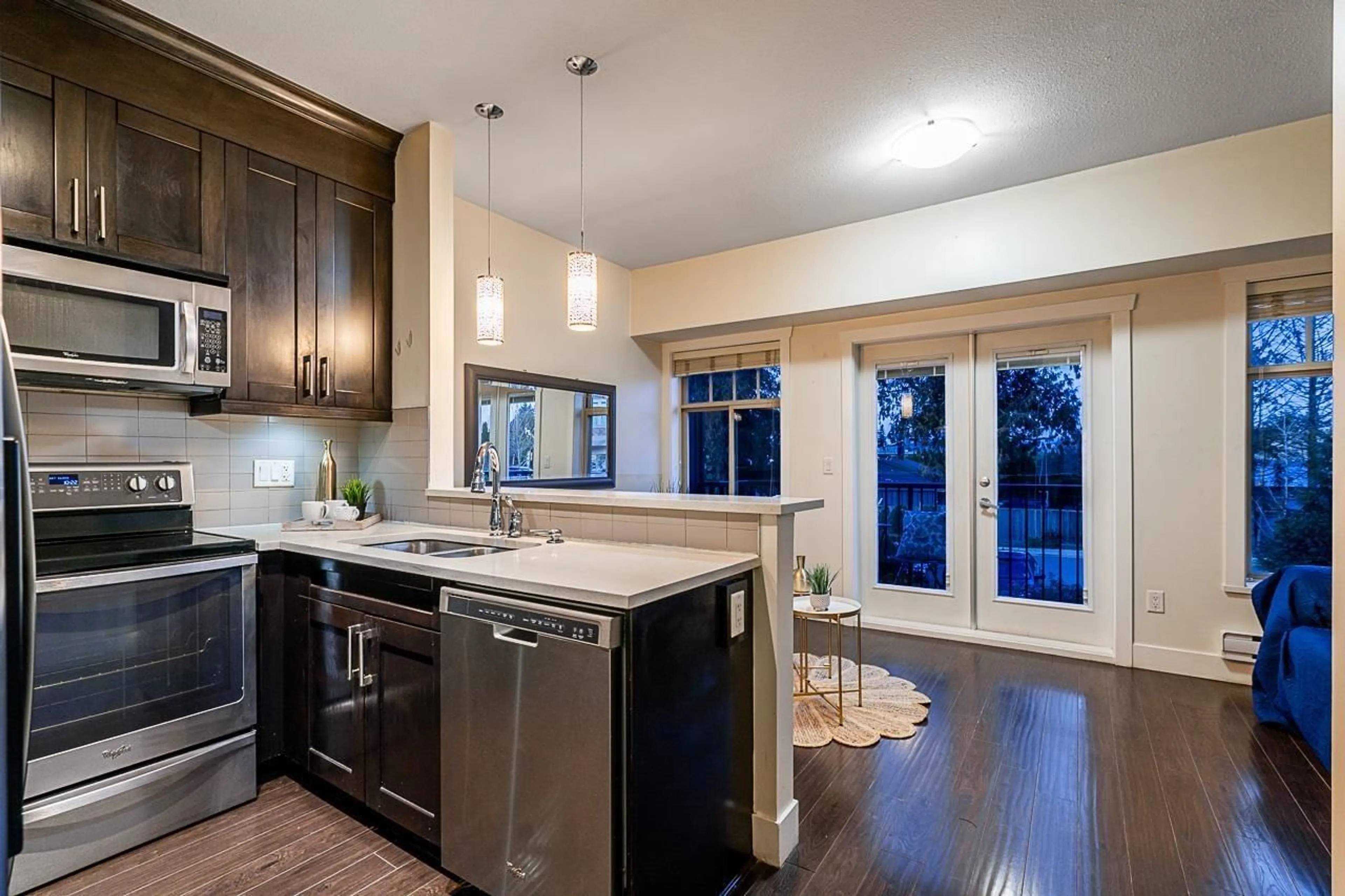 Open concept kitchen, ceramic/tile floor for 5 2950 LEFEUVRE ROAD, Abbotsford British Columbia V4X0B2